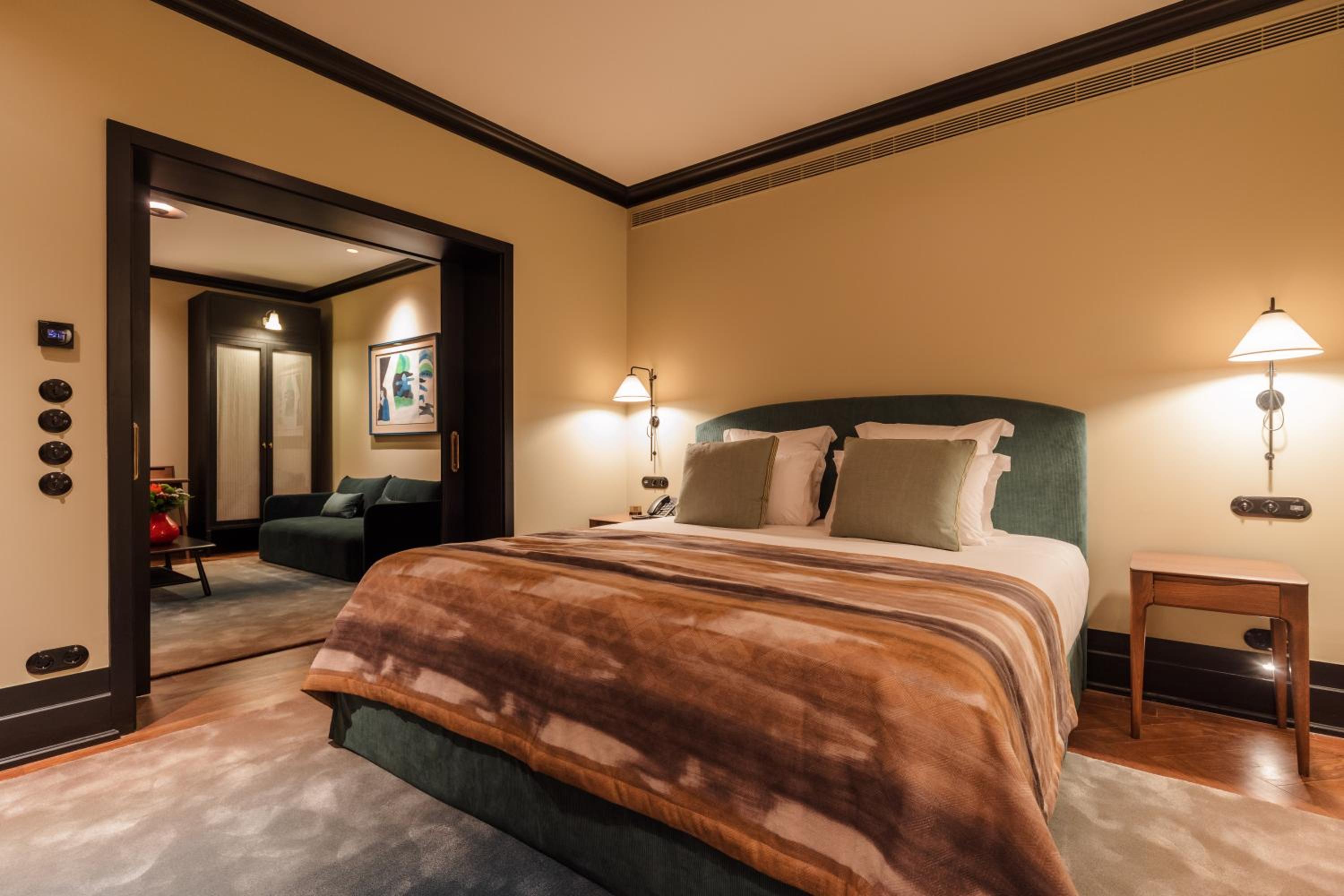 Suite with City View