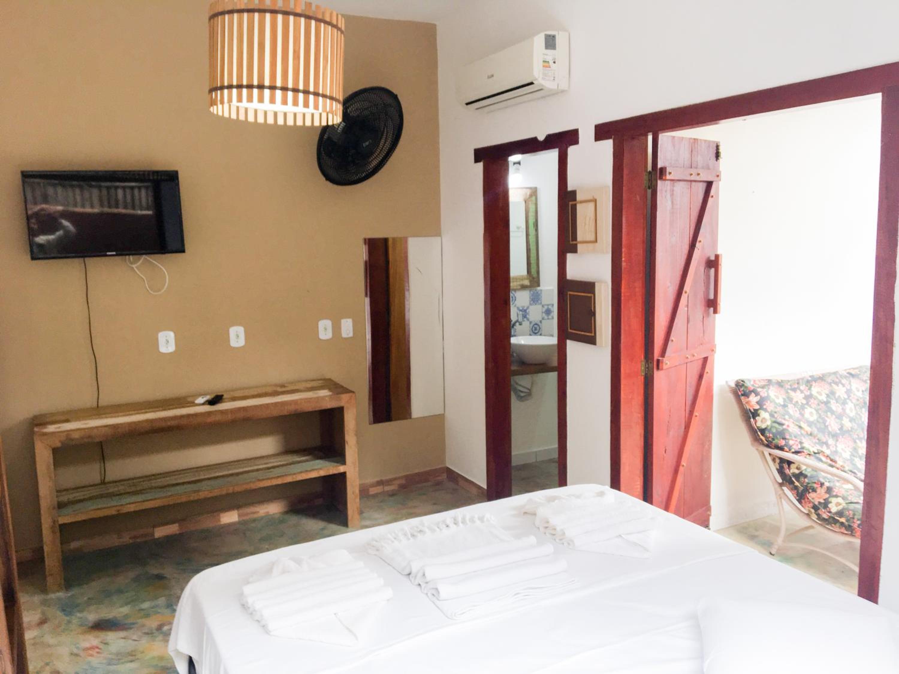 Quadruple Room with Balcony - Photo 5