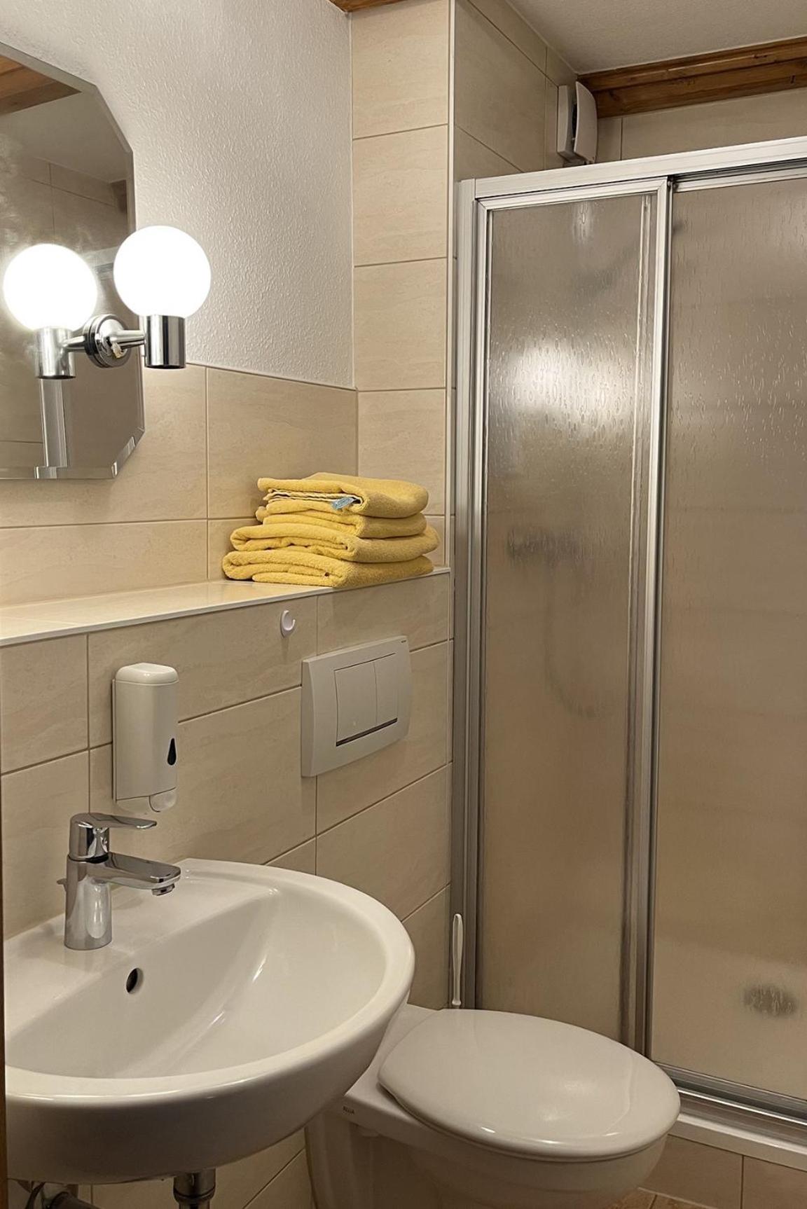 Double Room - Photo 2