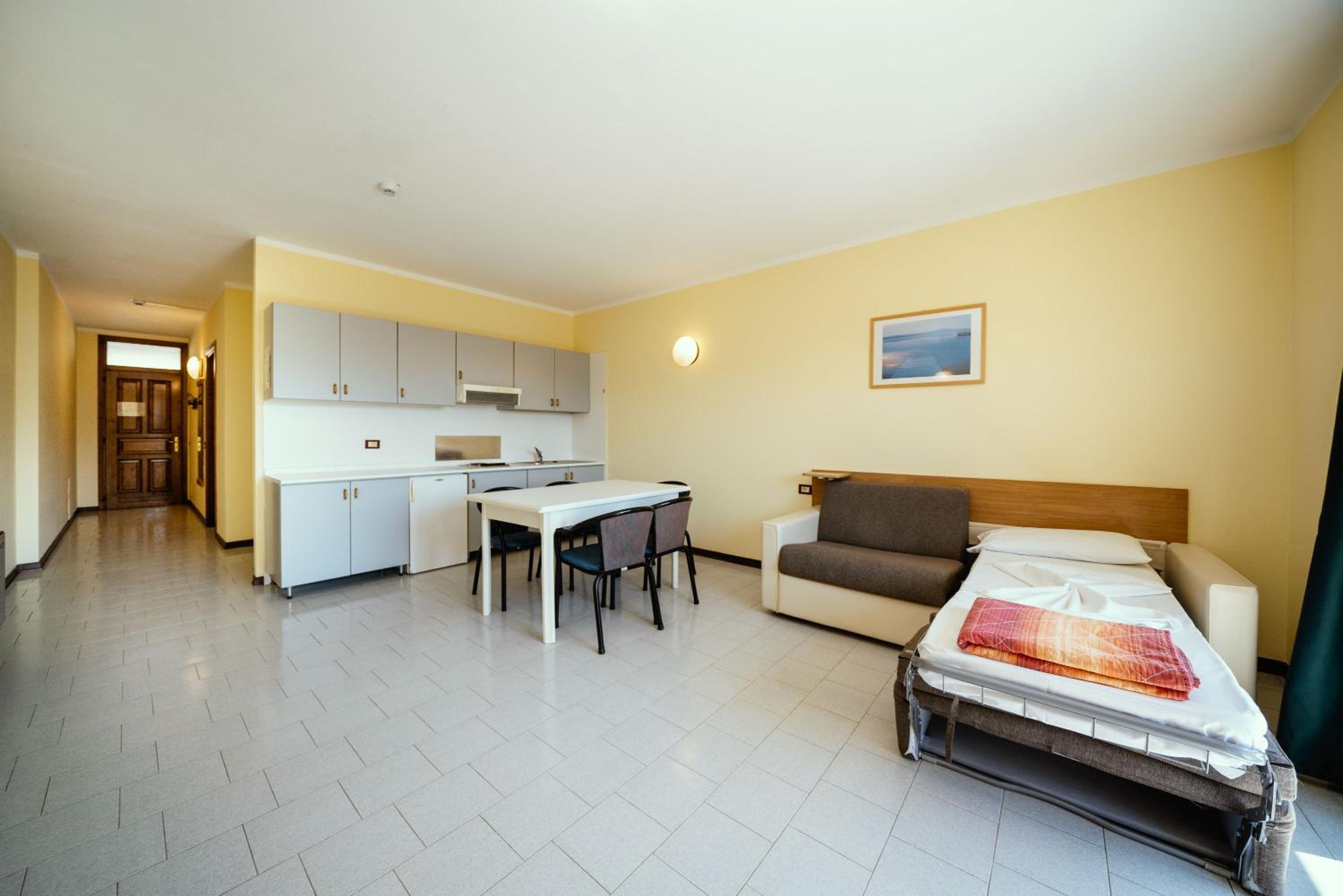 One-Bedroom Apartment