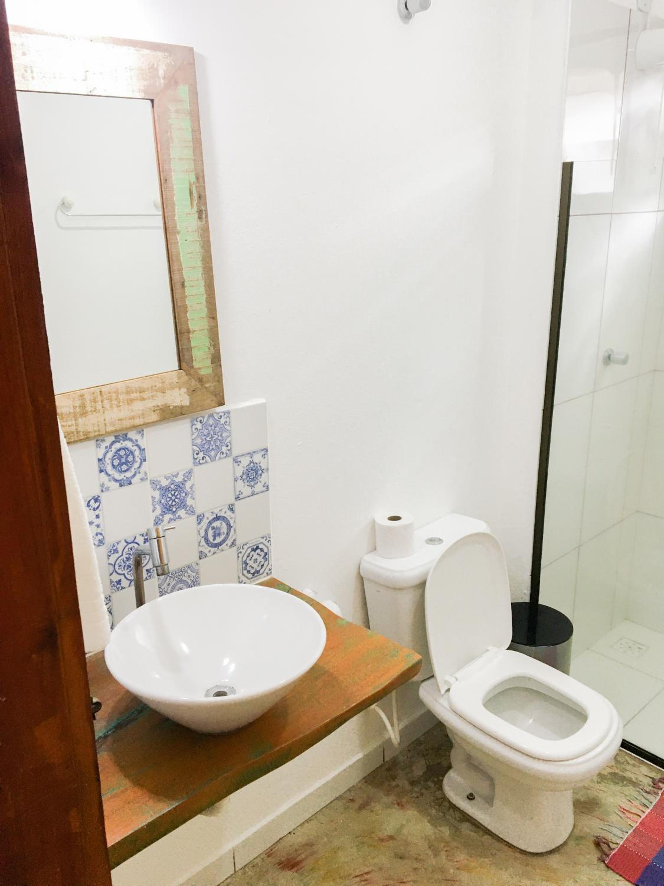 Double Room with Balcony - Photo 11
