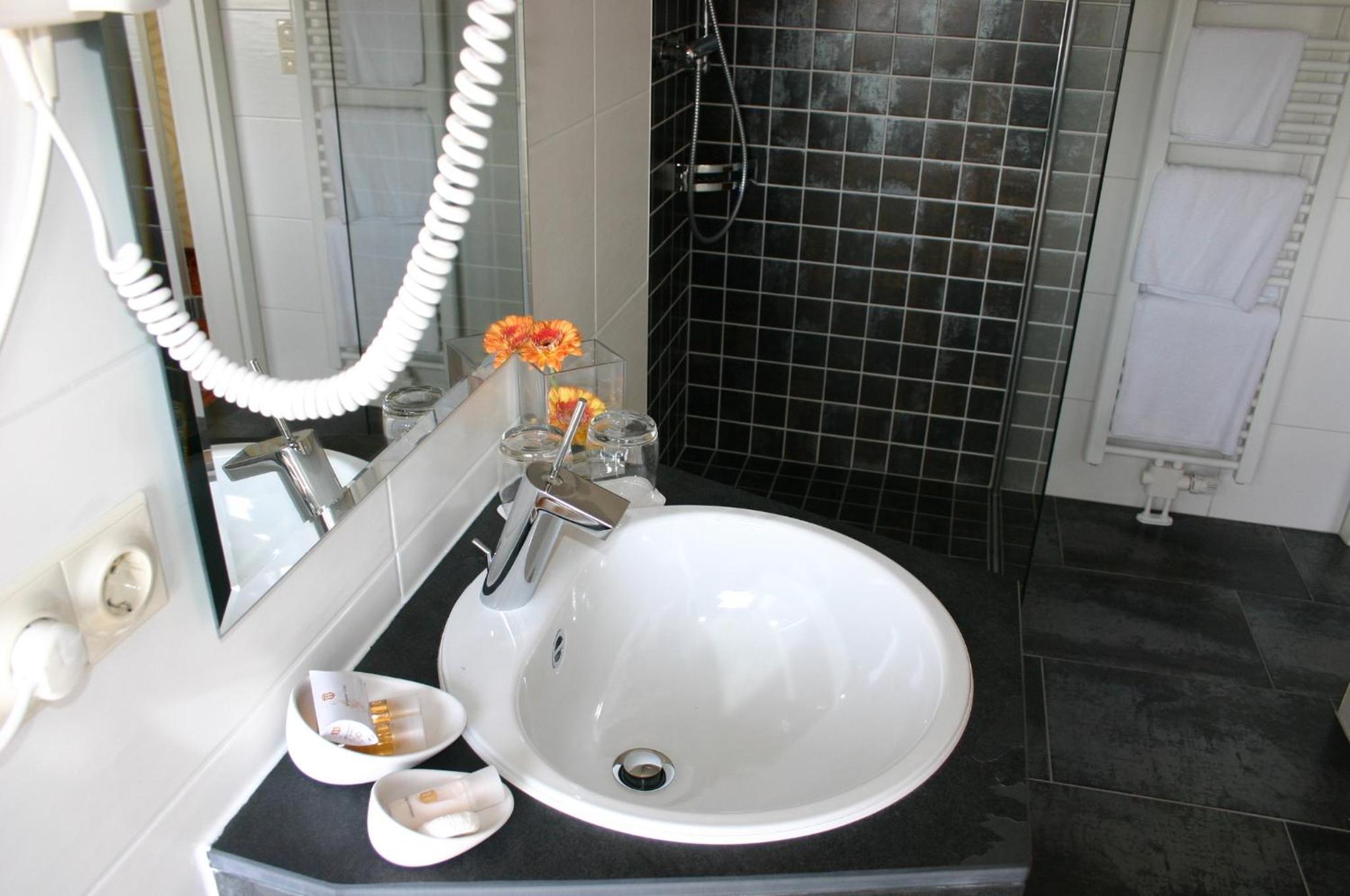 Two-Bedroom Apartment - Photo 1
