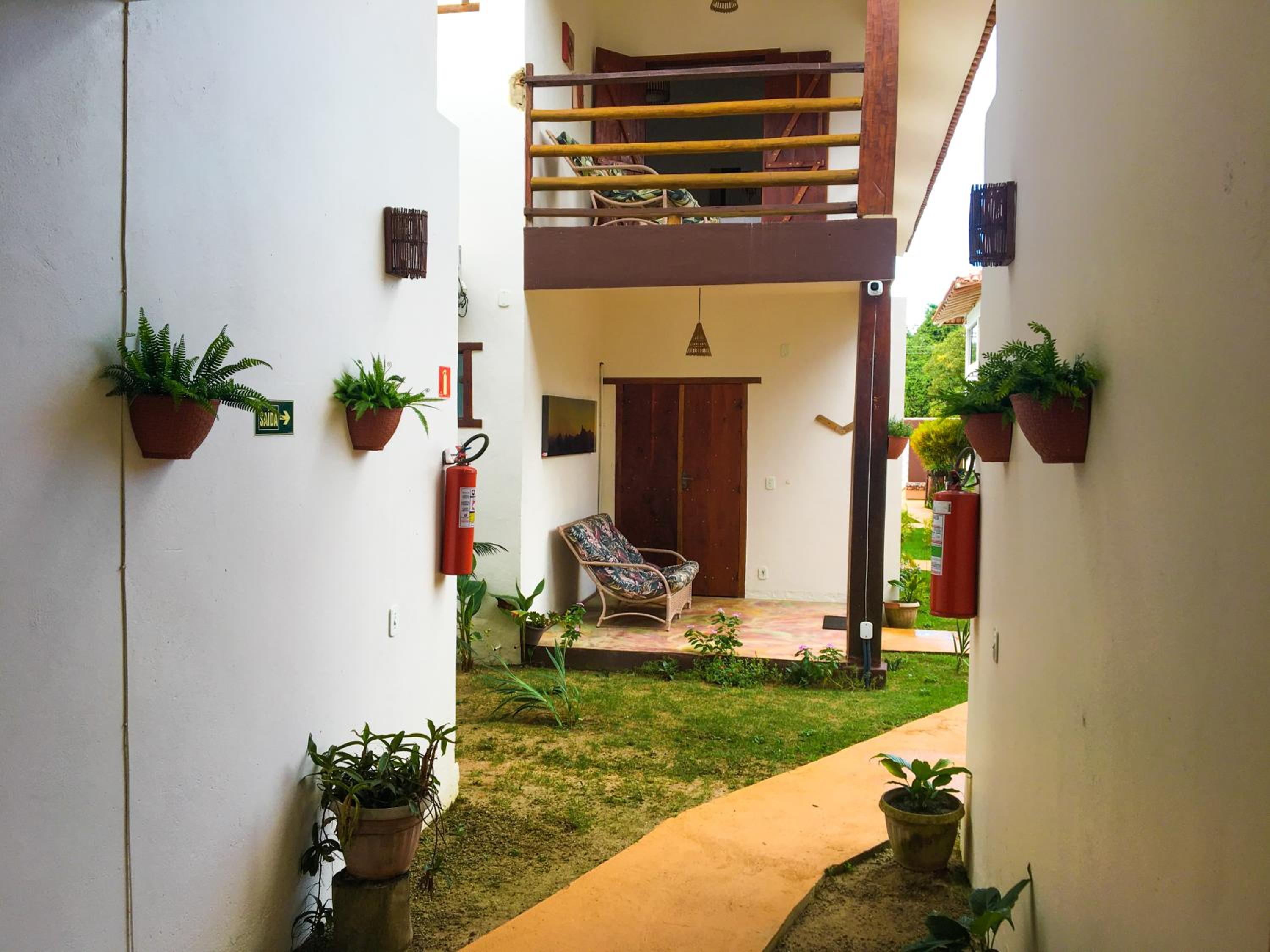 Triple Room with Balcony - Photo 17