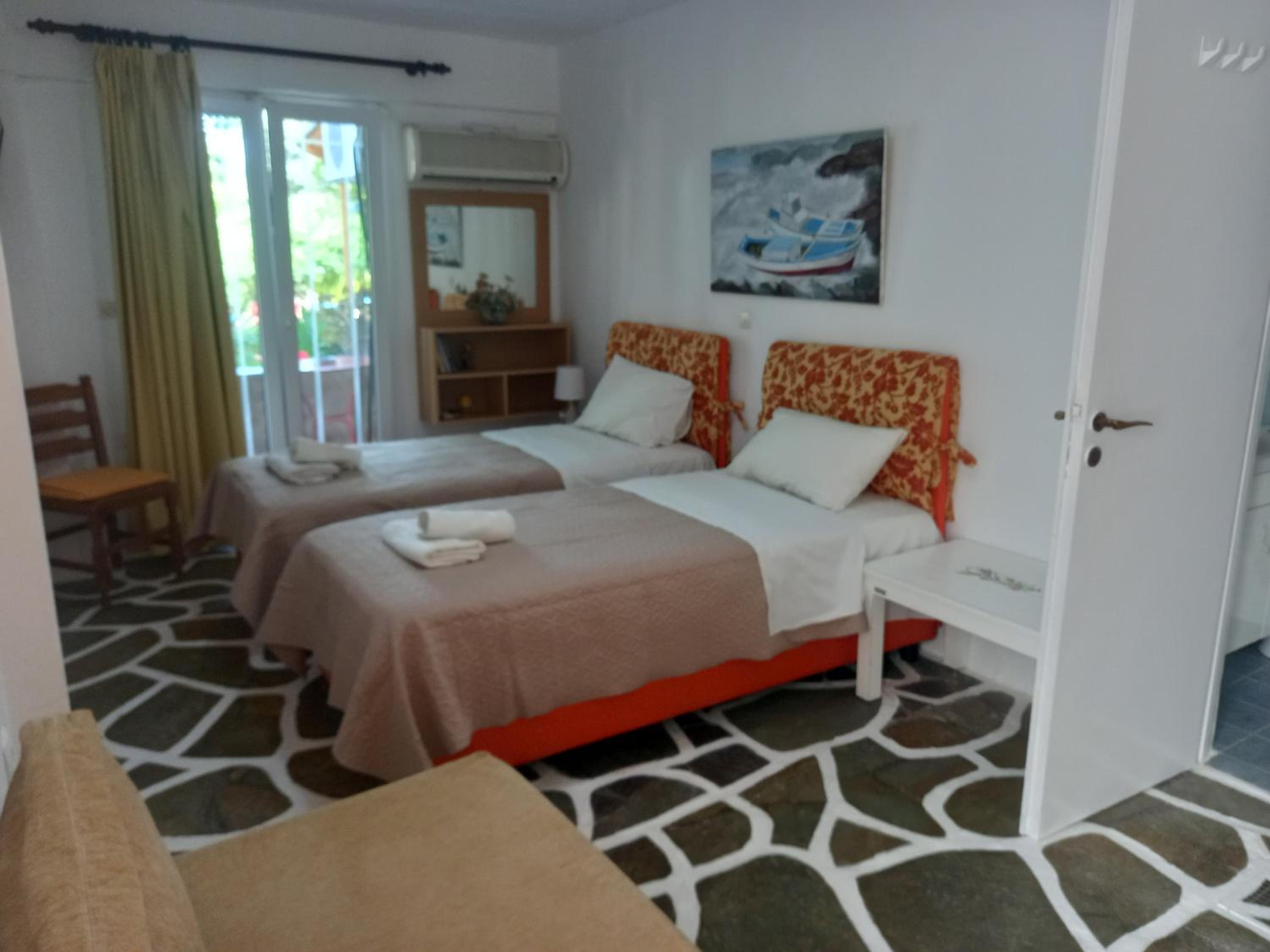 Two-Bedroom Apartment with Balcony and Sea View