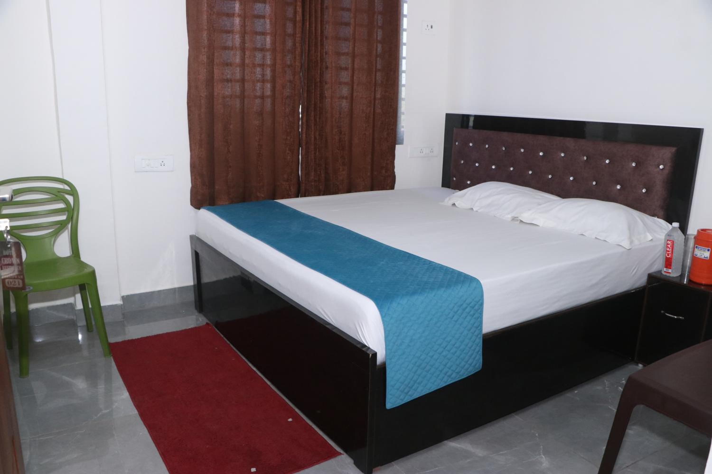 Standard King Room photo 1