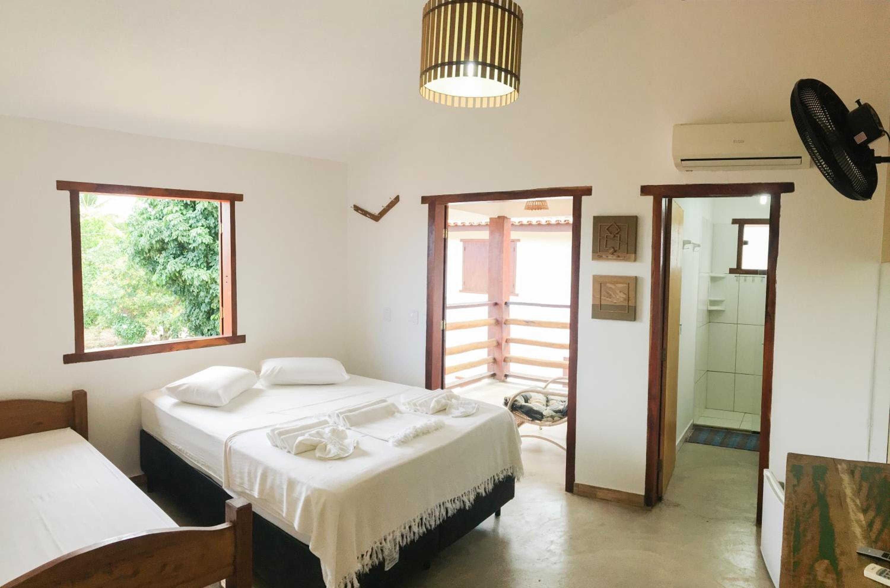 Triple Room with Balcony - Photo 10