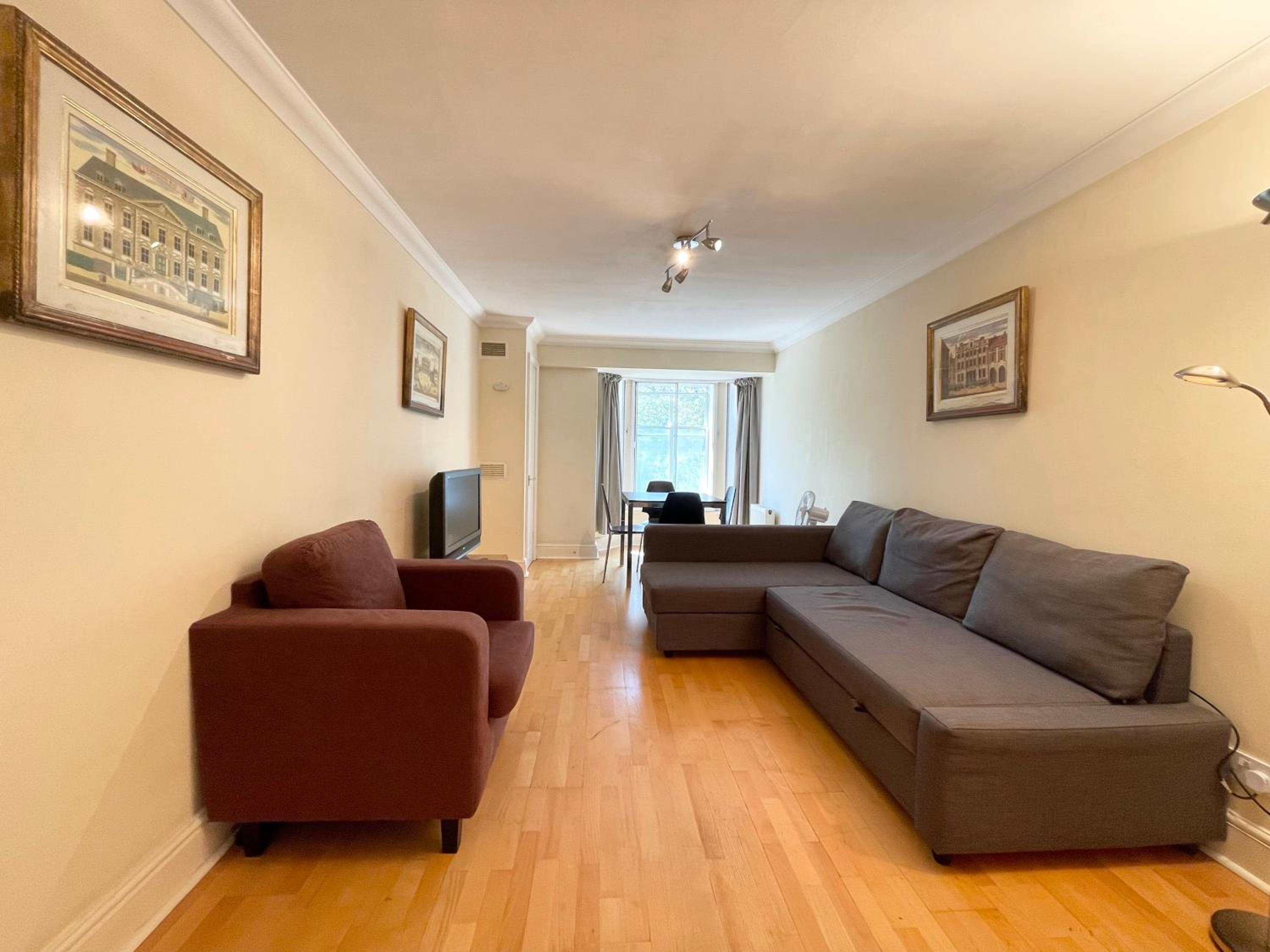 One-Bedroom Apartment photo 1