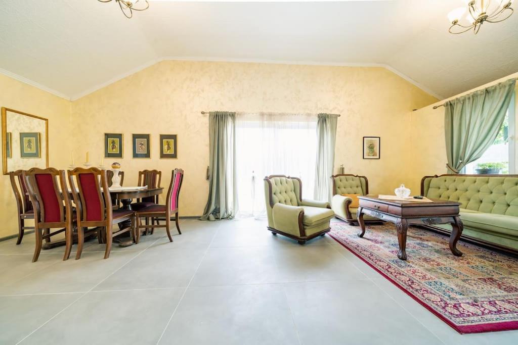 Two-Bedroom Villa photo 2