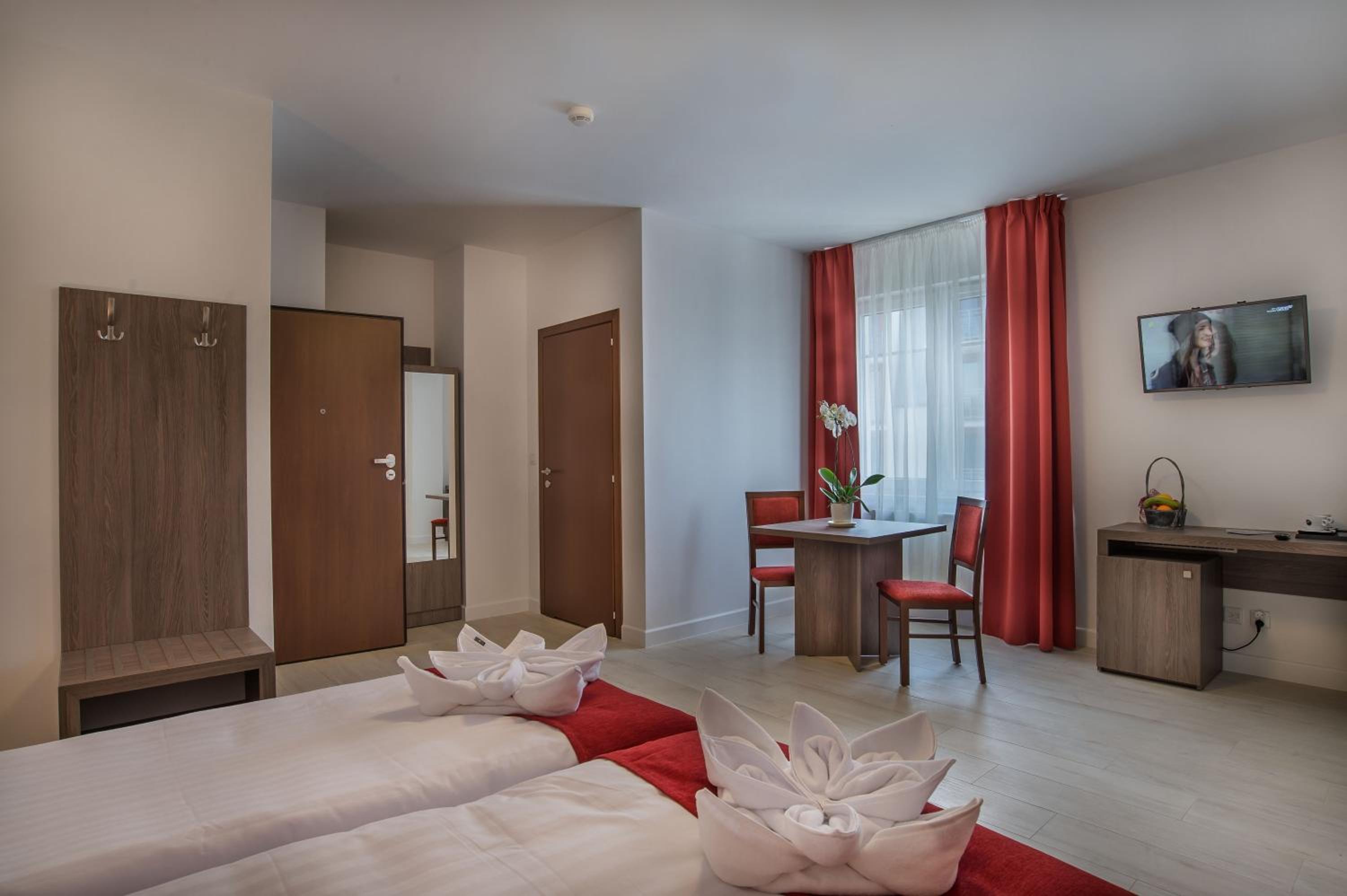 Double Room - Photo 3