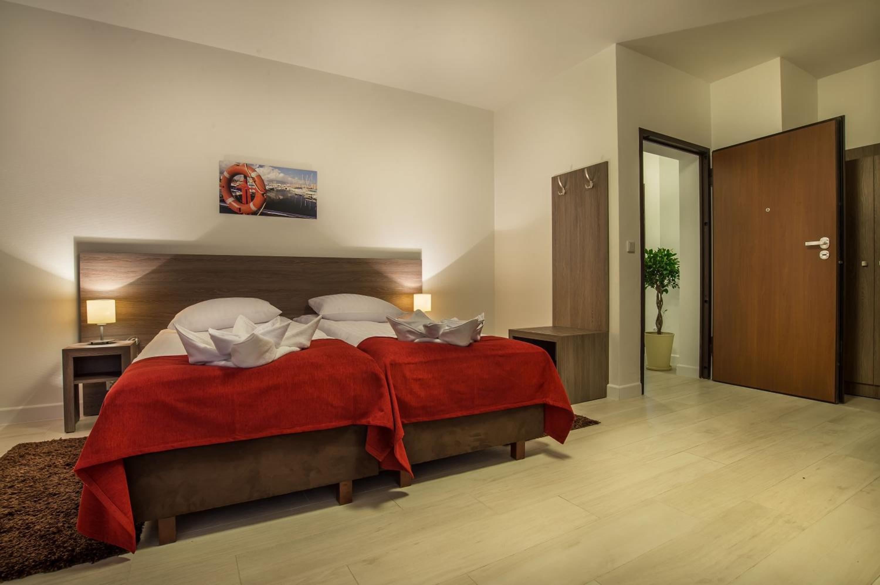 Double Room - Photo 10
