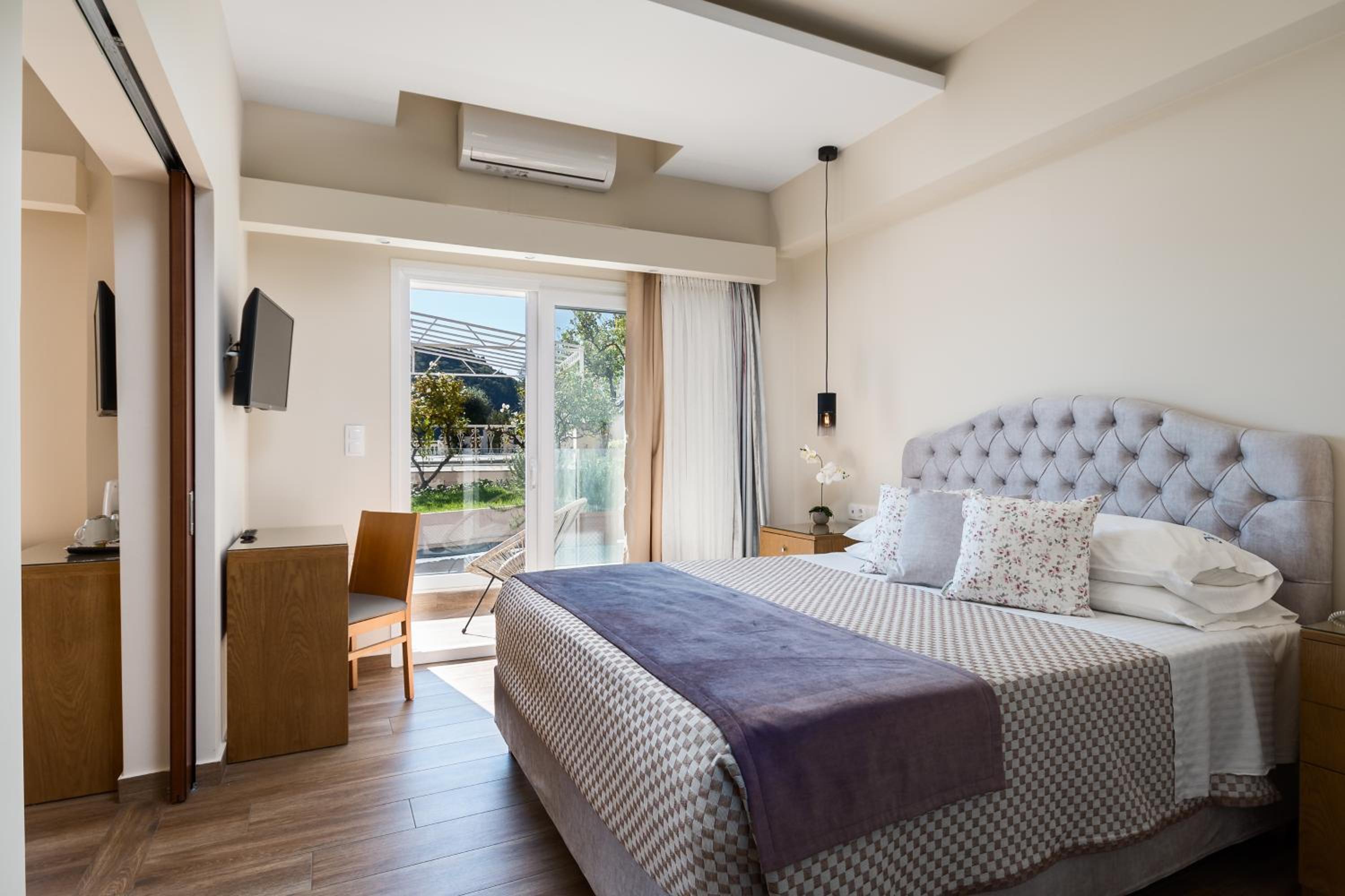 Junior Suite Side Sea View