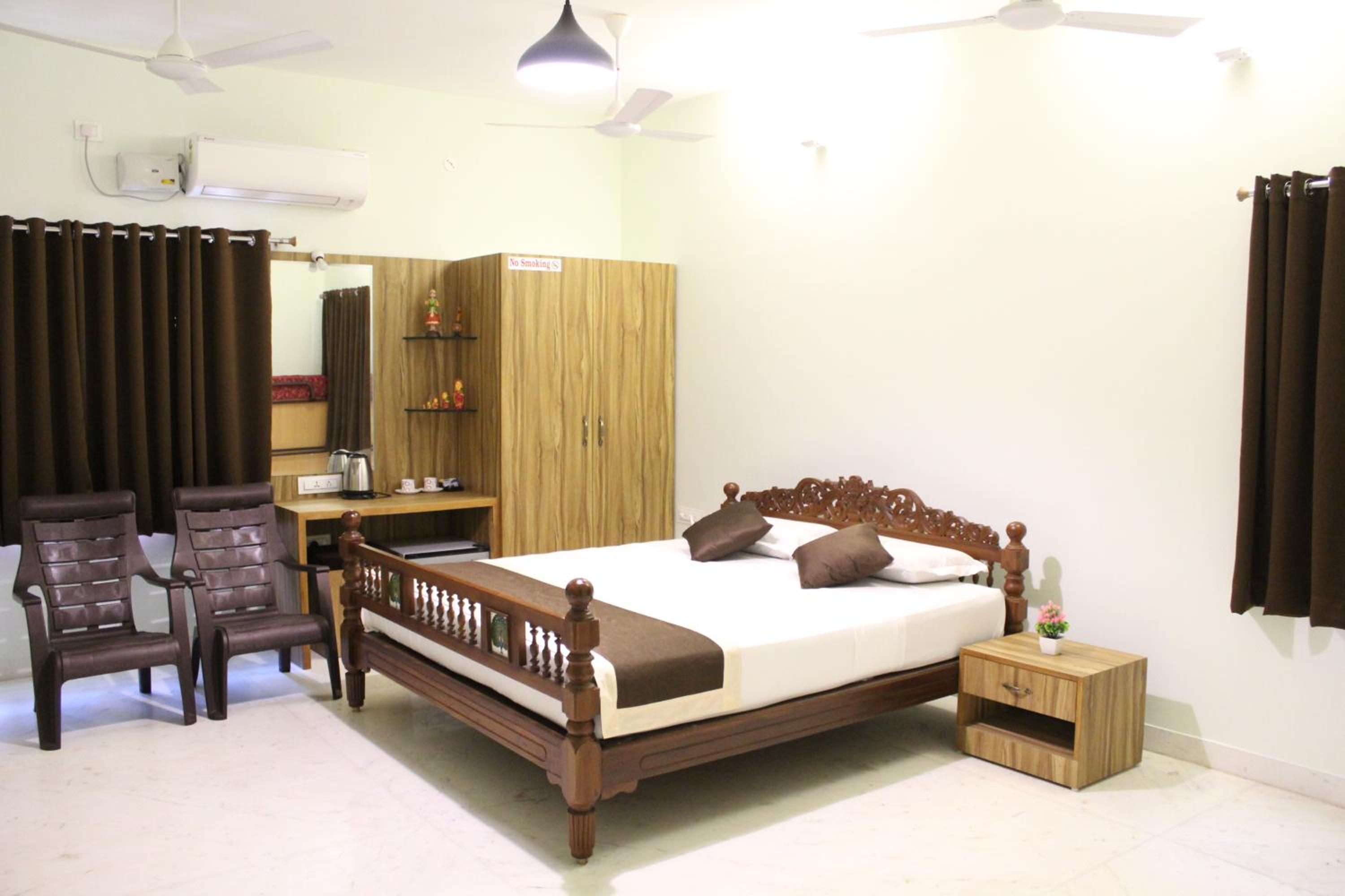 Deluxe Double or Twin Room photo 2