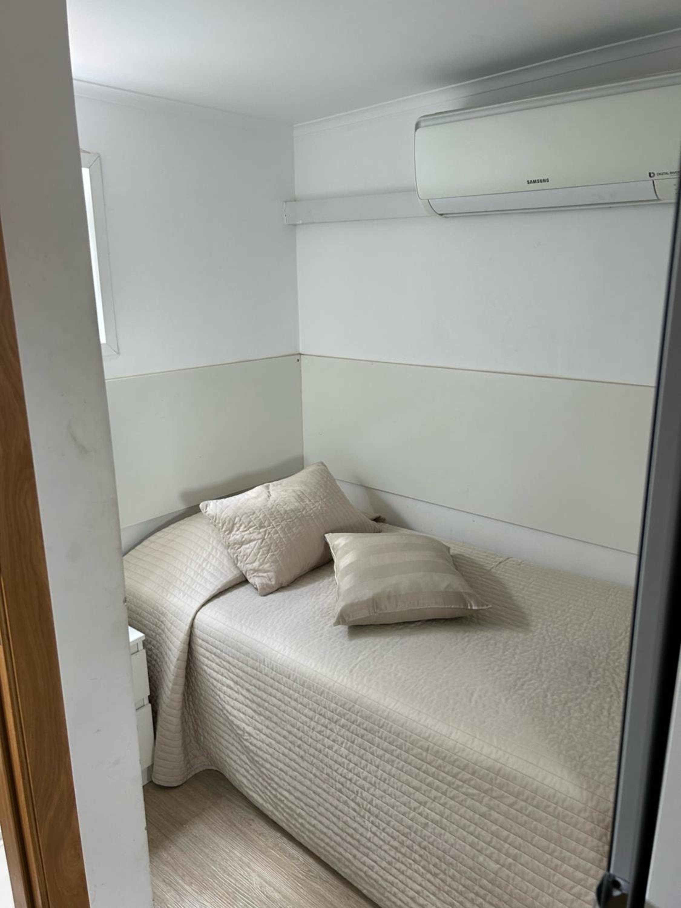 Budget Single Room - Attic - stairs access only photo 1