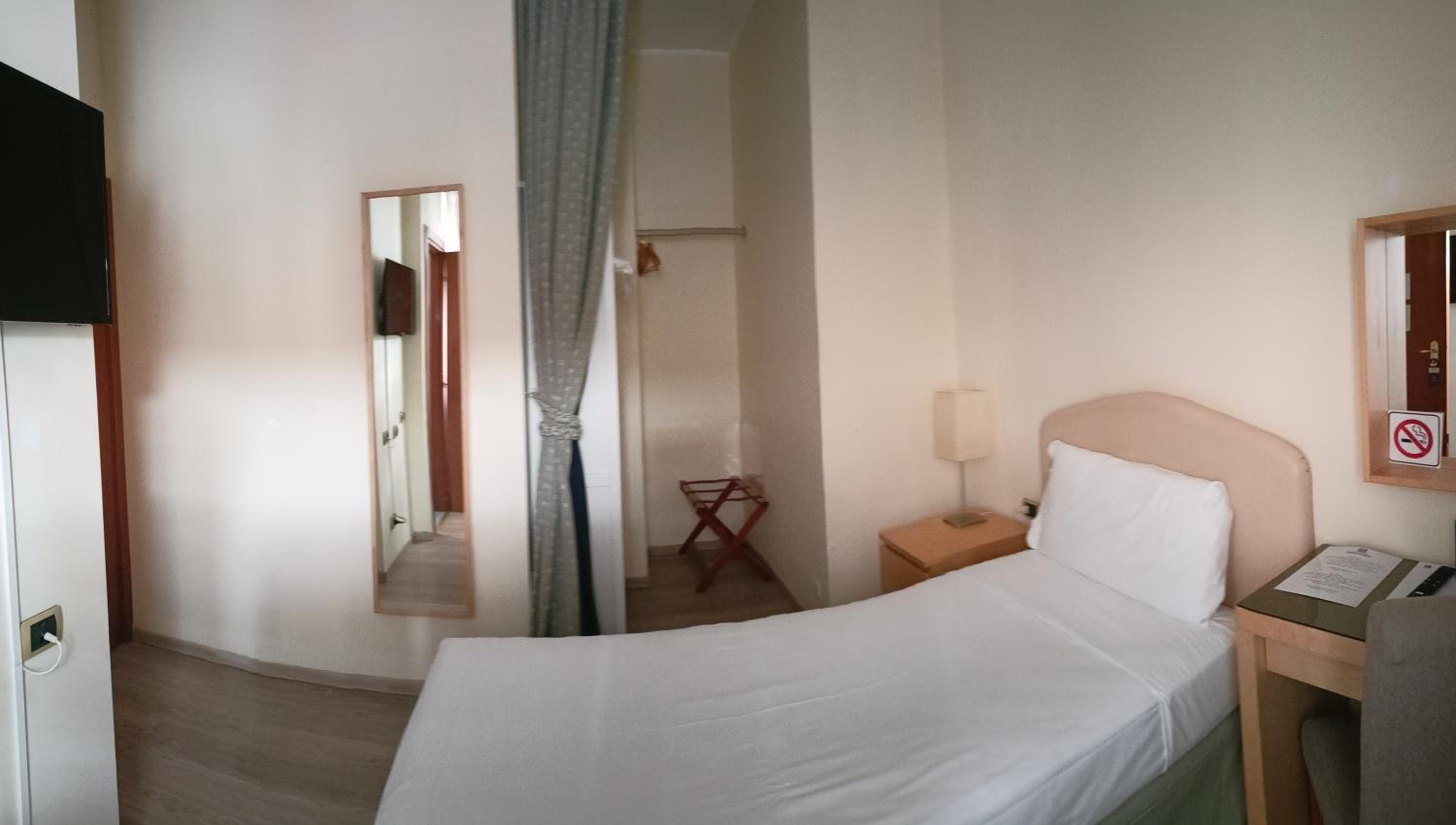 Single Room - Photo 4