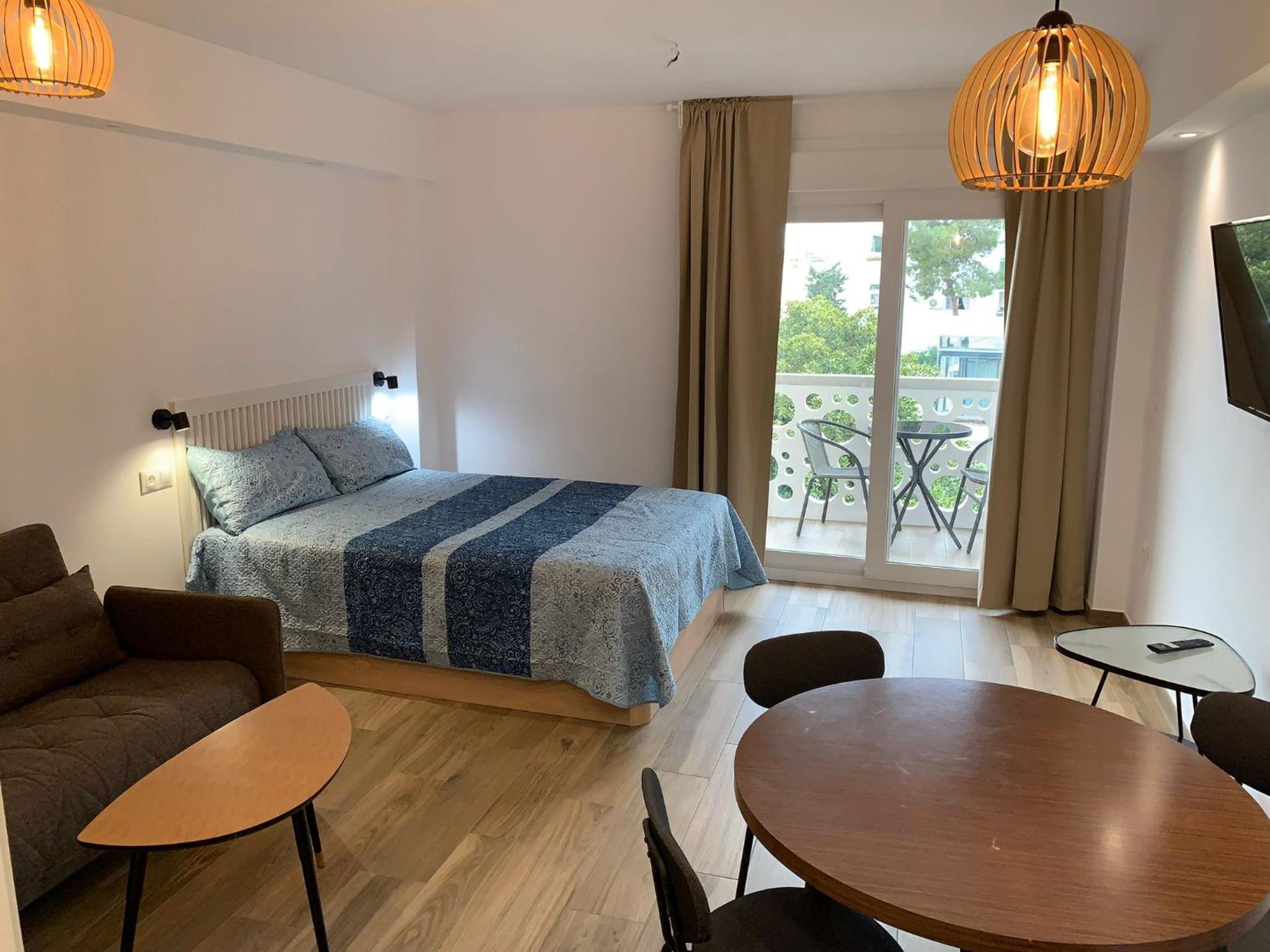 Estudio con terraza