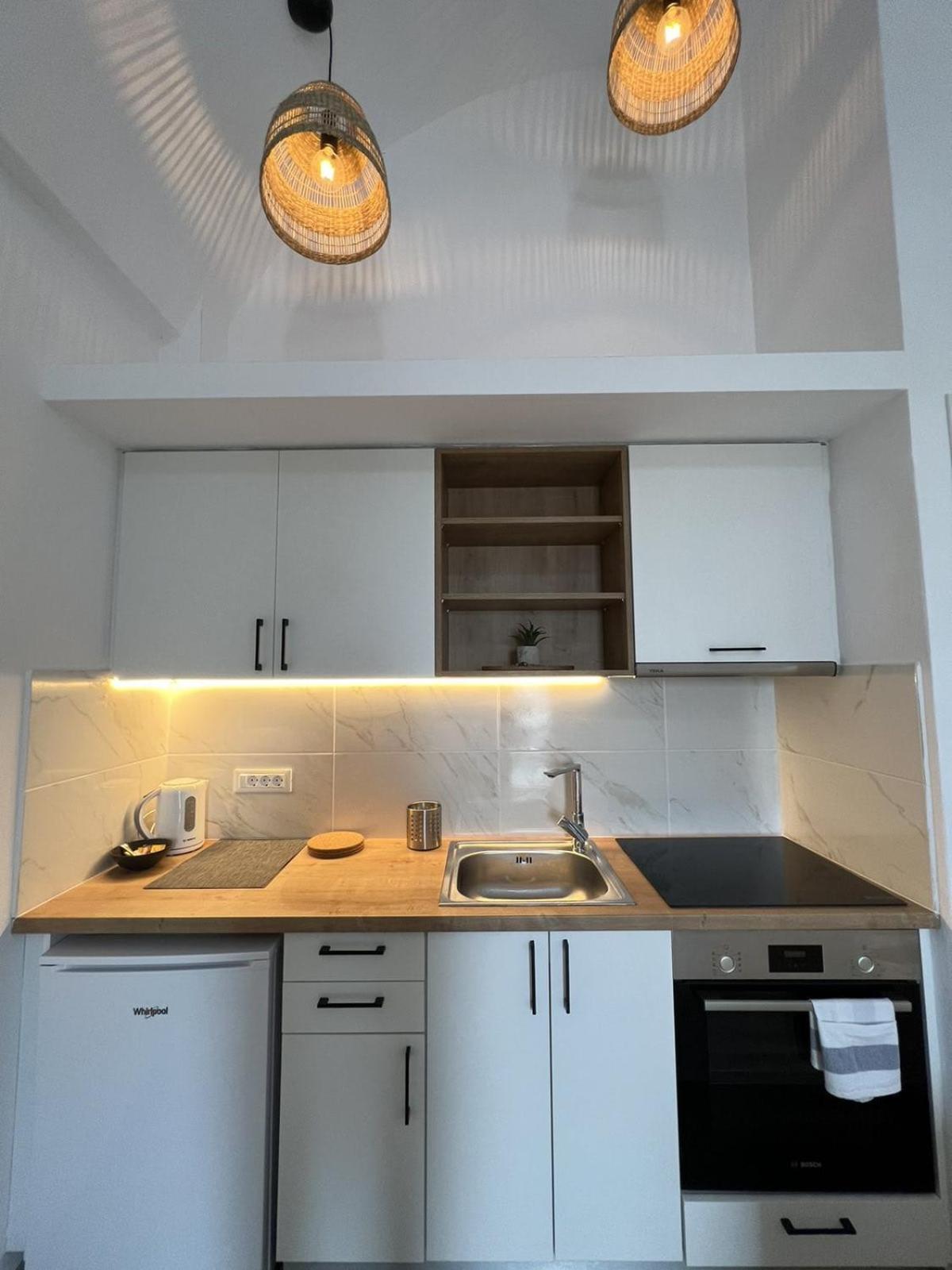 One-Bedroom House photo 3