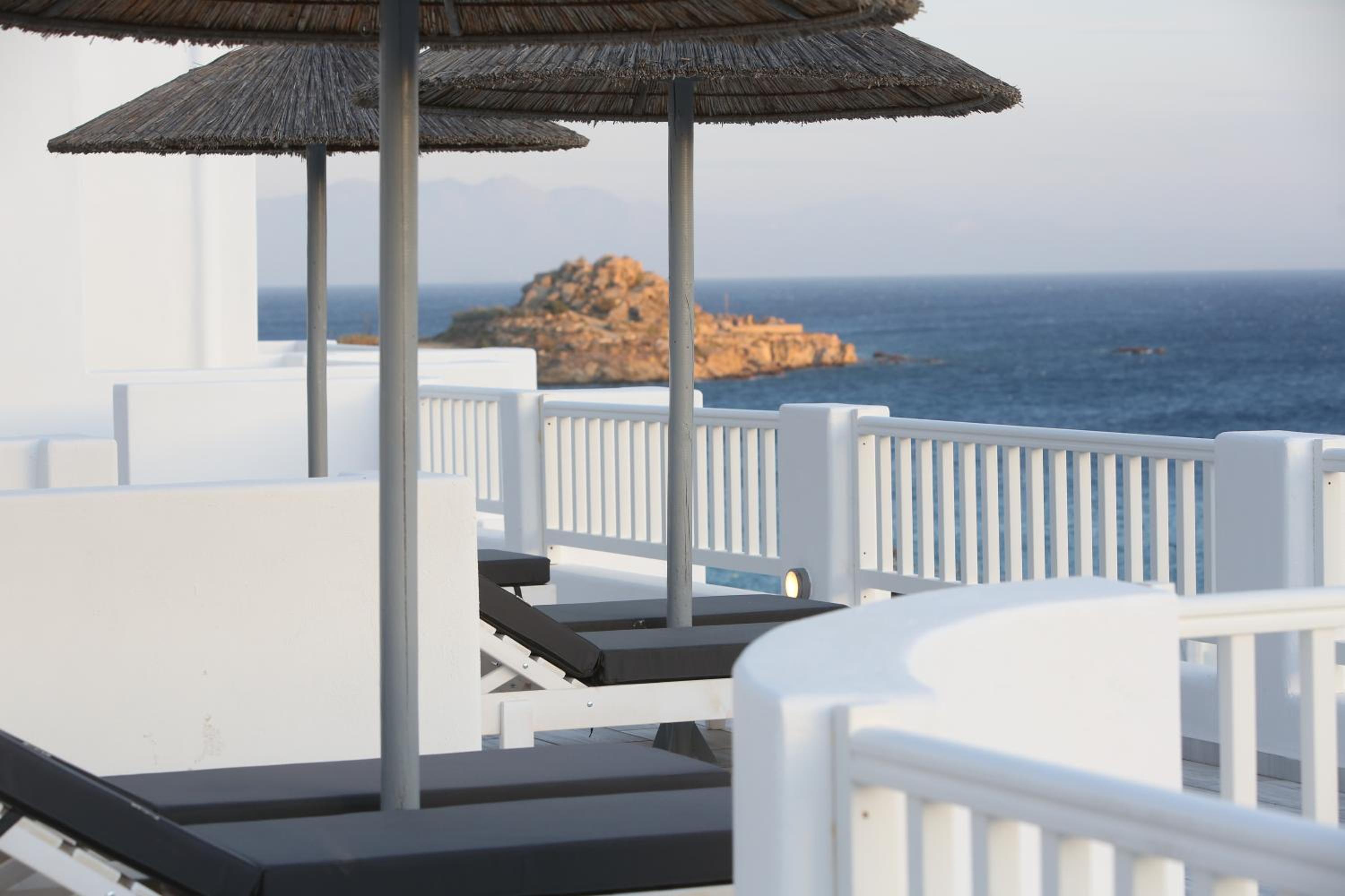 Deluxe Family Room with Sea View - Photo 4