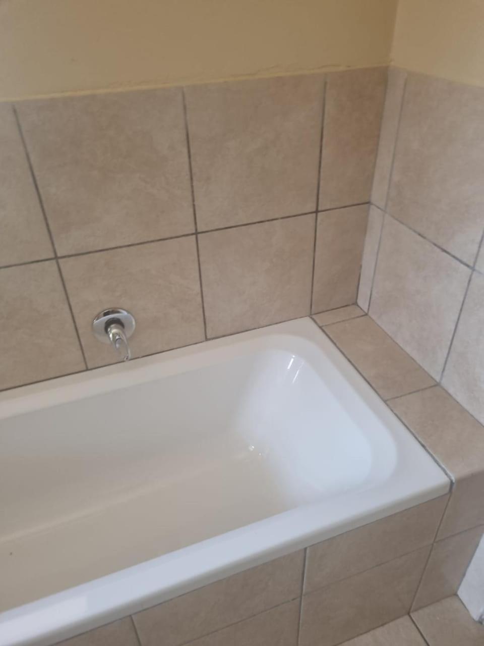 Deluxe Double Room with Shower - Photo 3