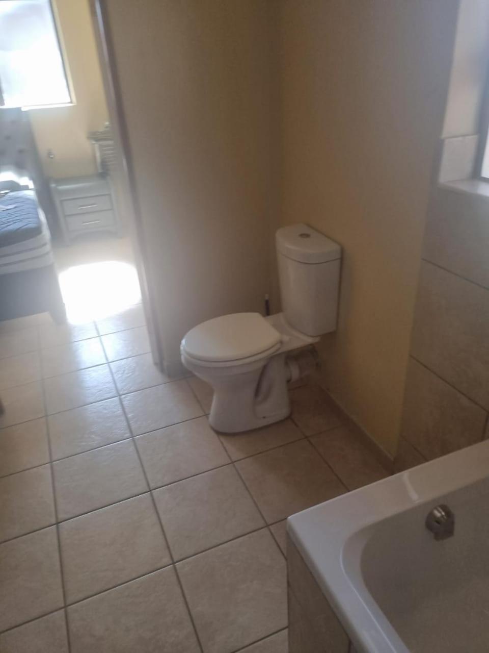 Deluxe Double Room with Shower - Photo 5