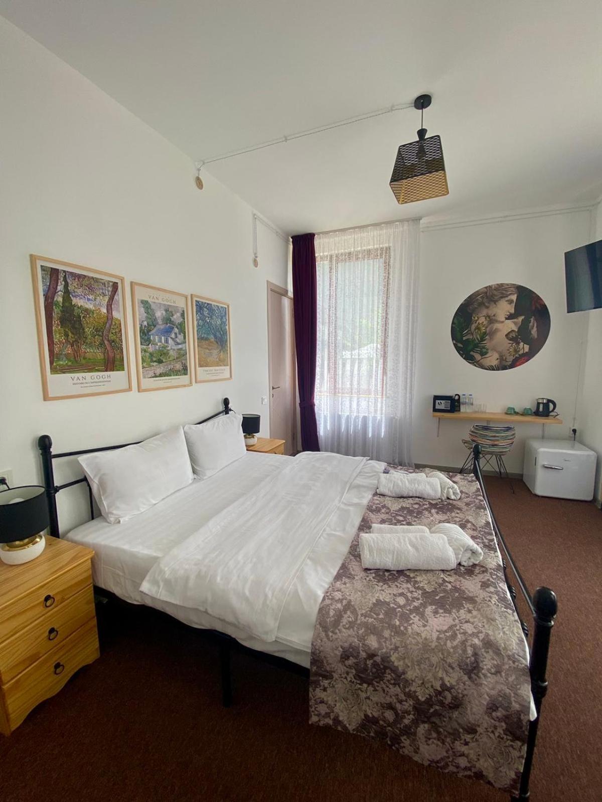 Queen Room