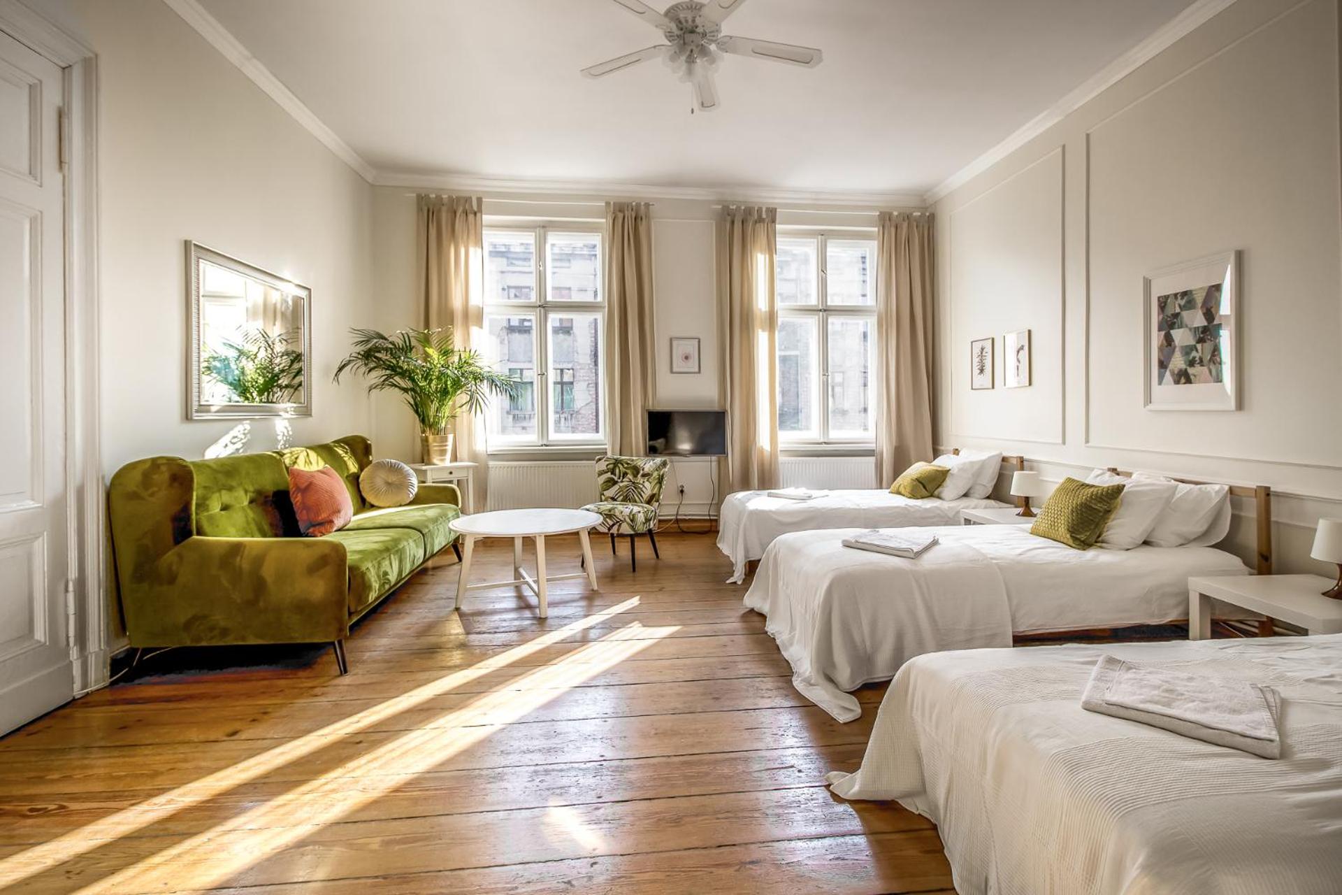 Superior Two-Bedroom Apartment with Dining Room (7 Adults)  - Photo 8