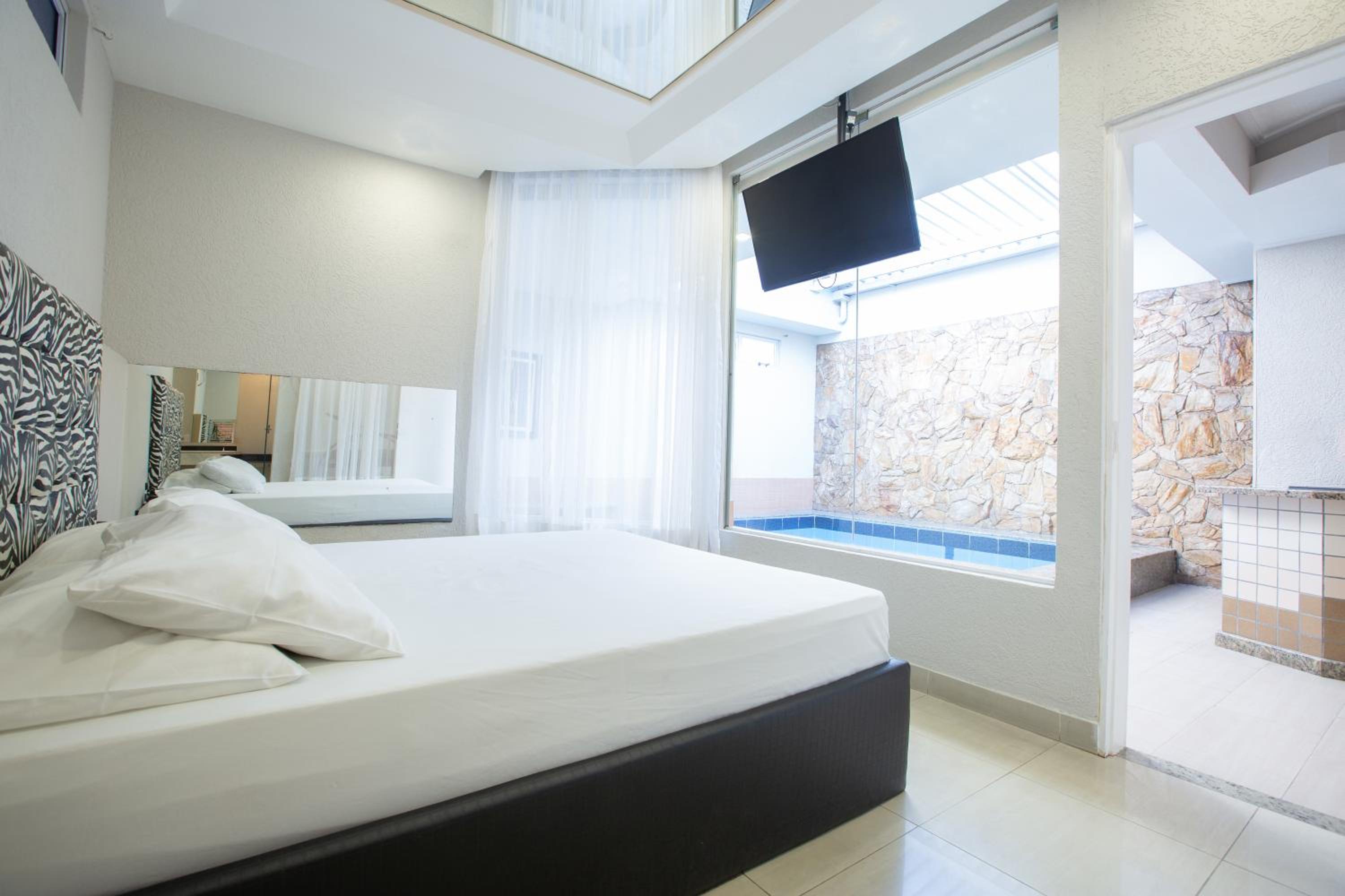 Suite with Private Pool photo 1