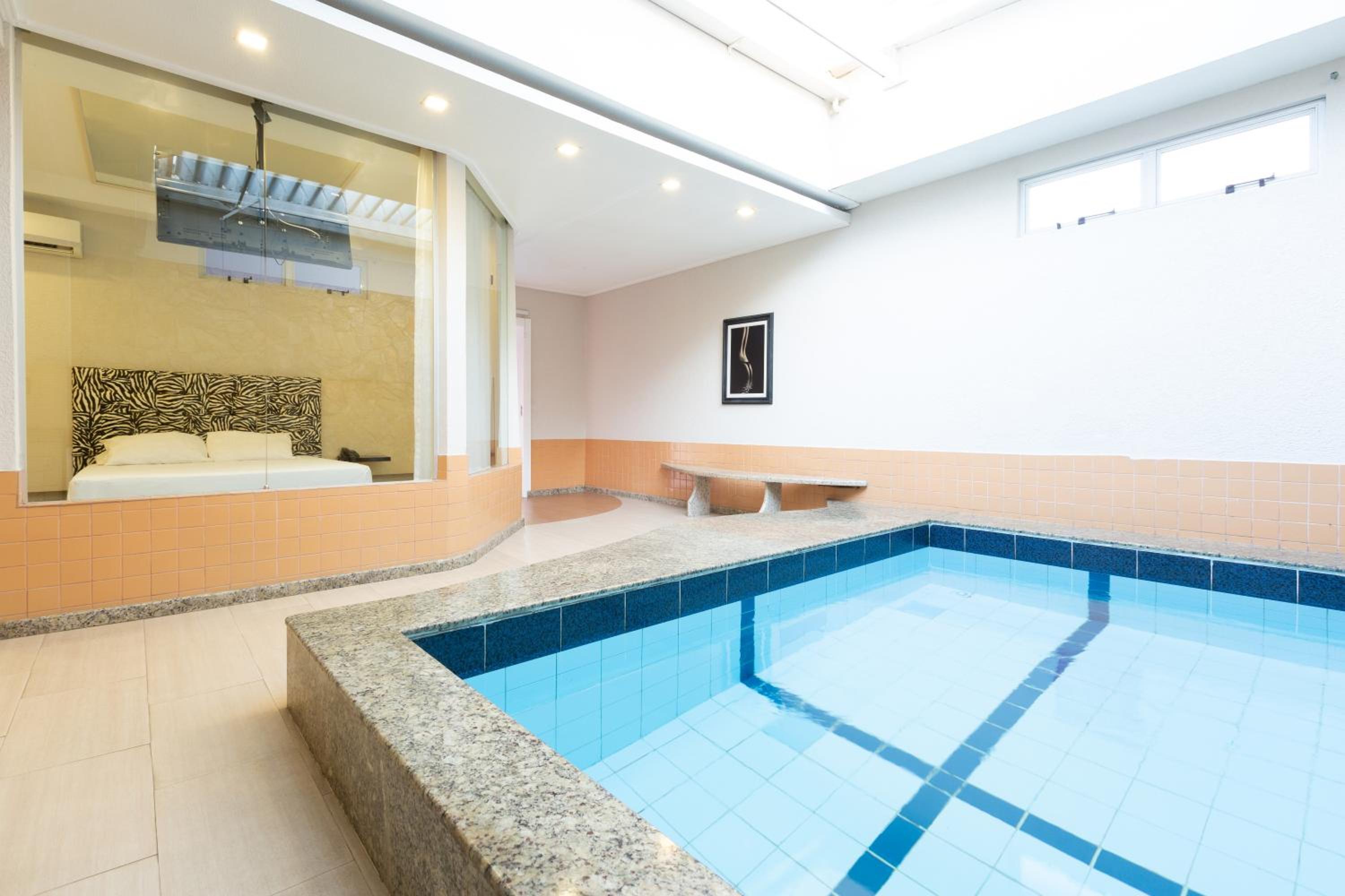 Suite with Private Pool photo 3