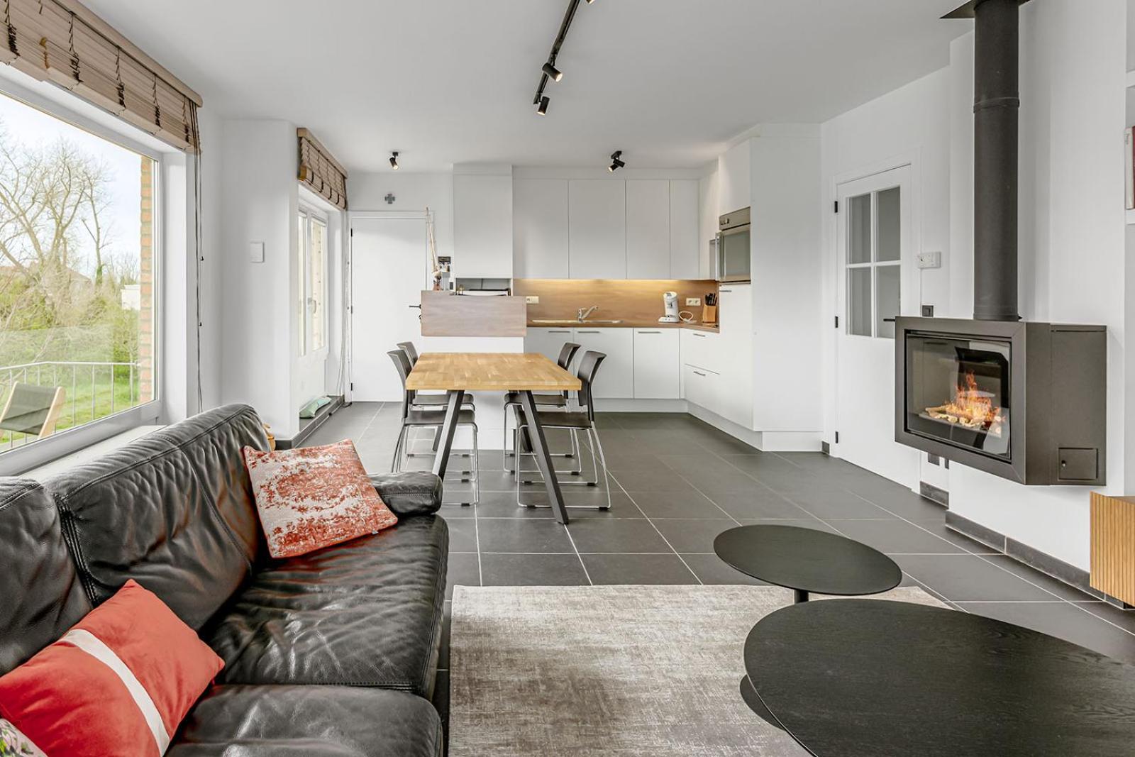 Three-Bedroom Apartment photo 2