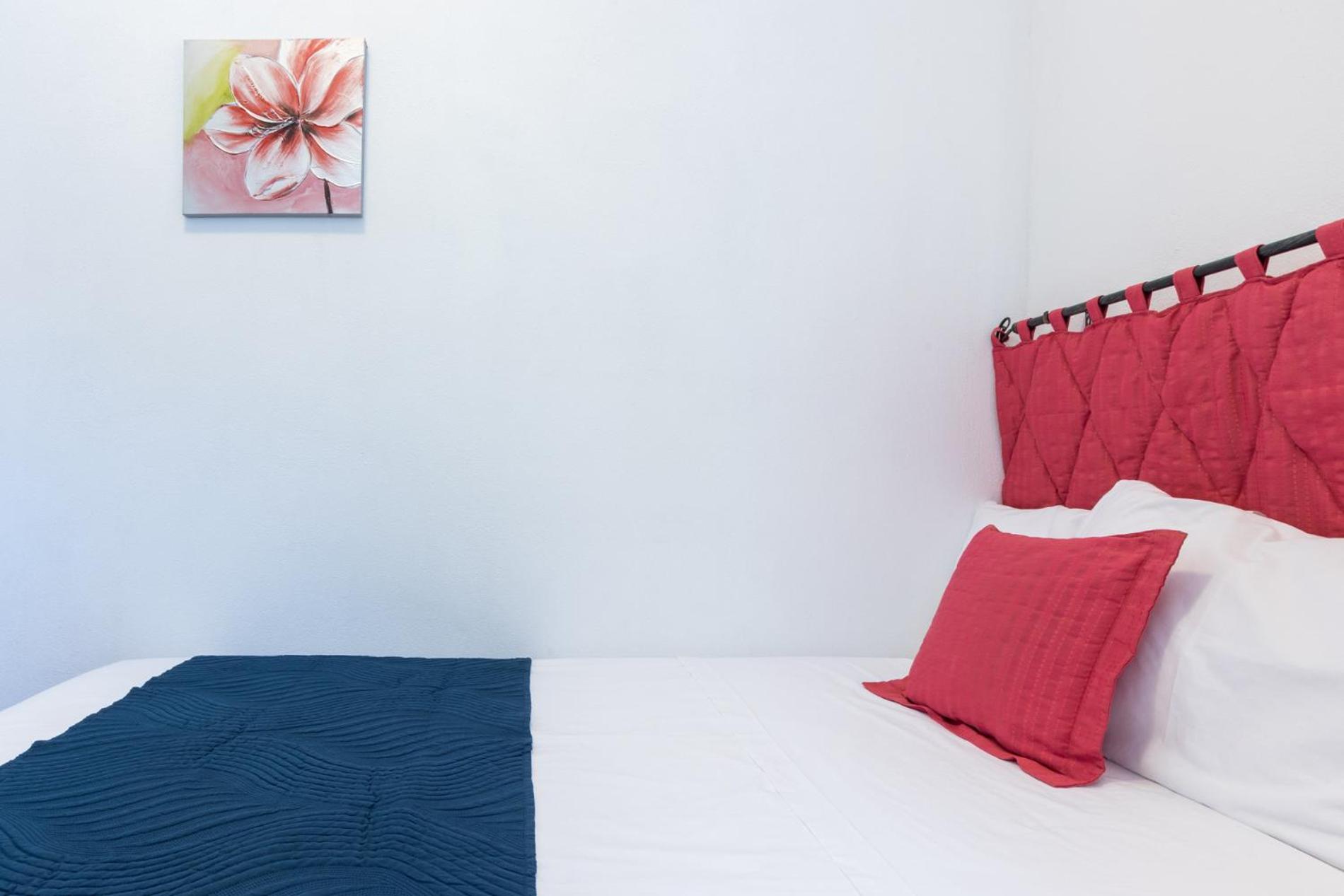 Two-Bedroom House photo 2