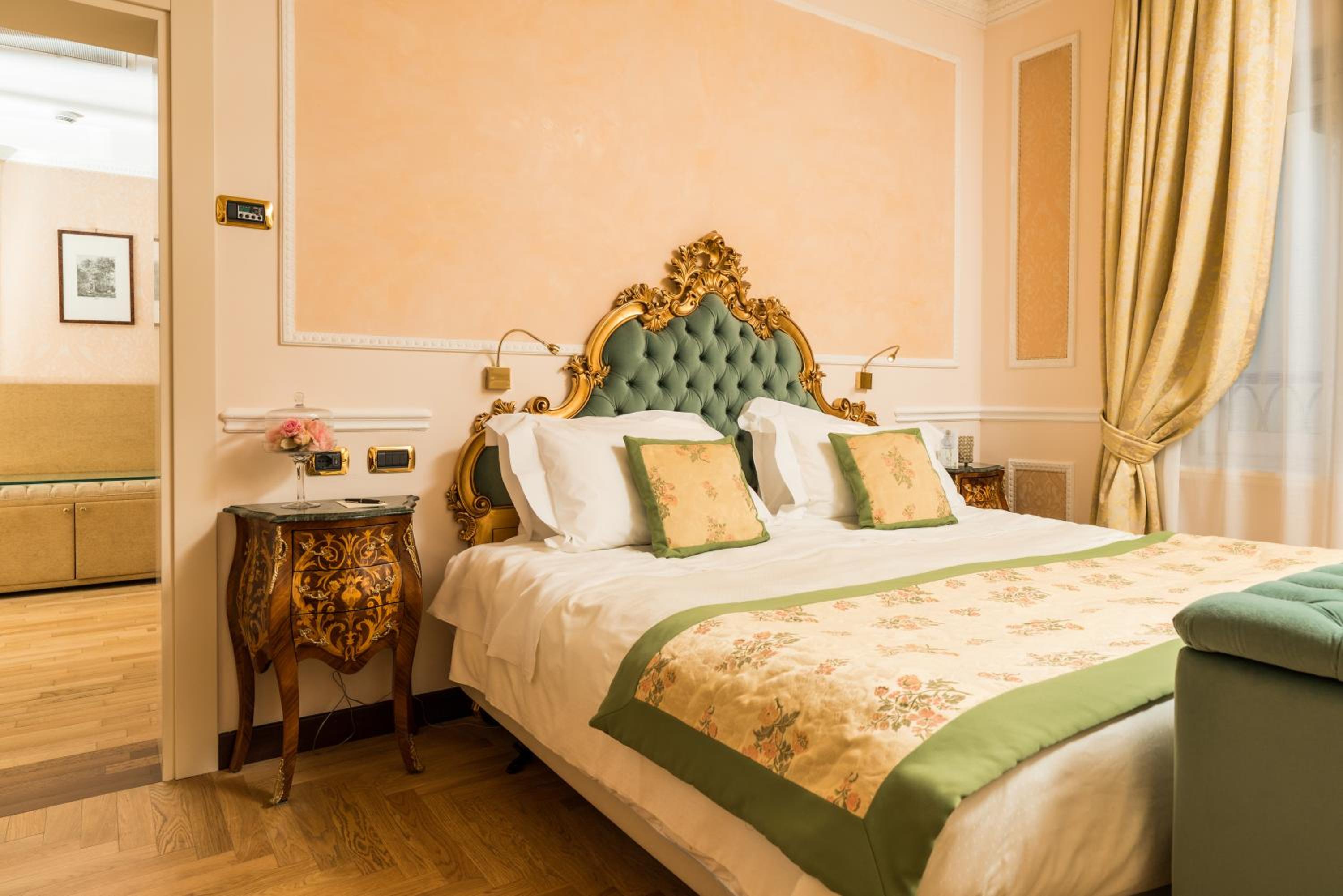 Suite - Photo 7