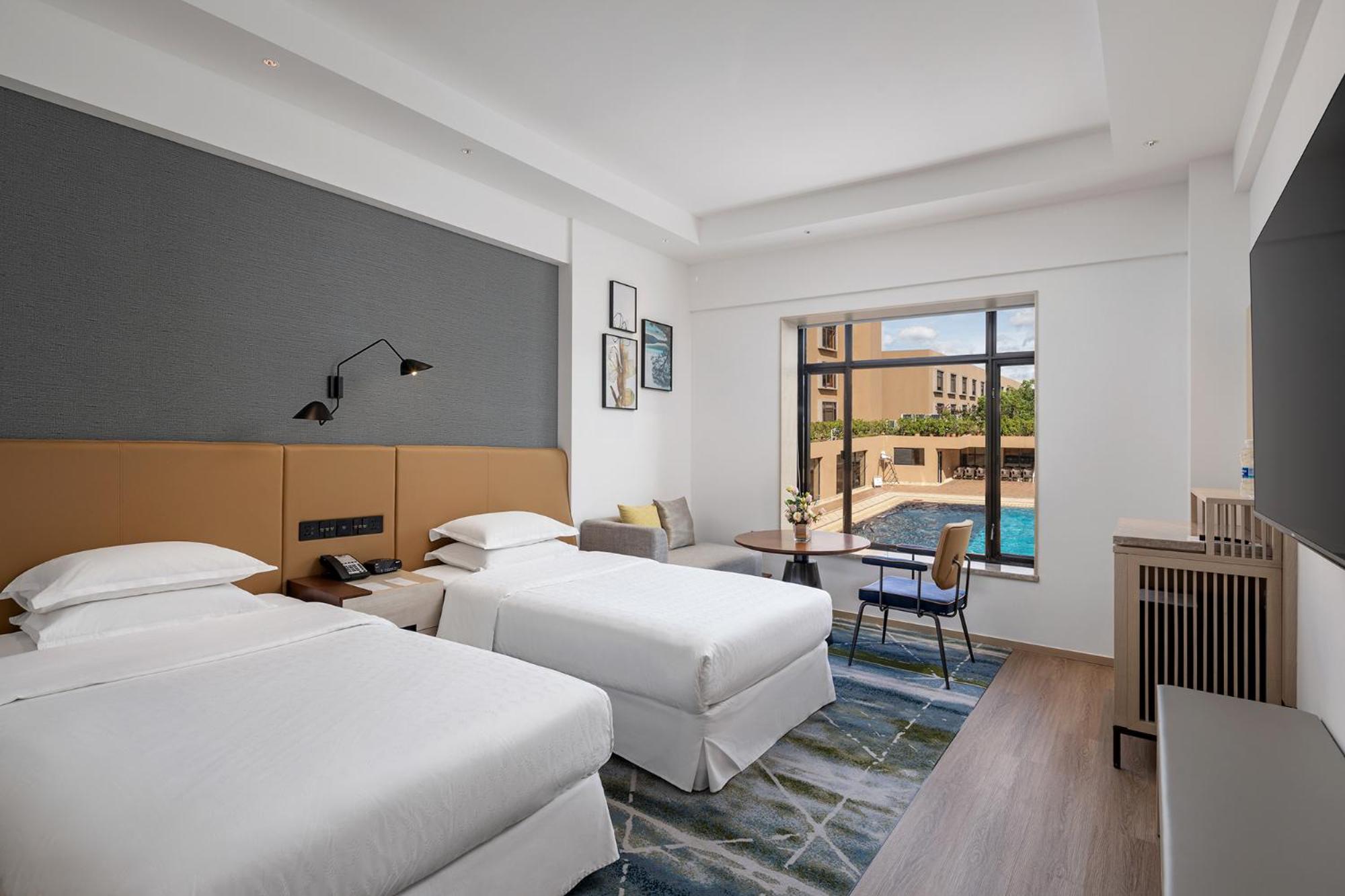 Club Twin Room - Photo 1