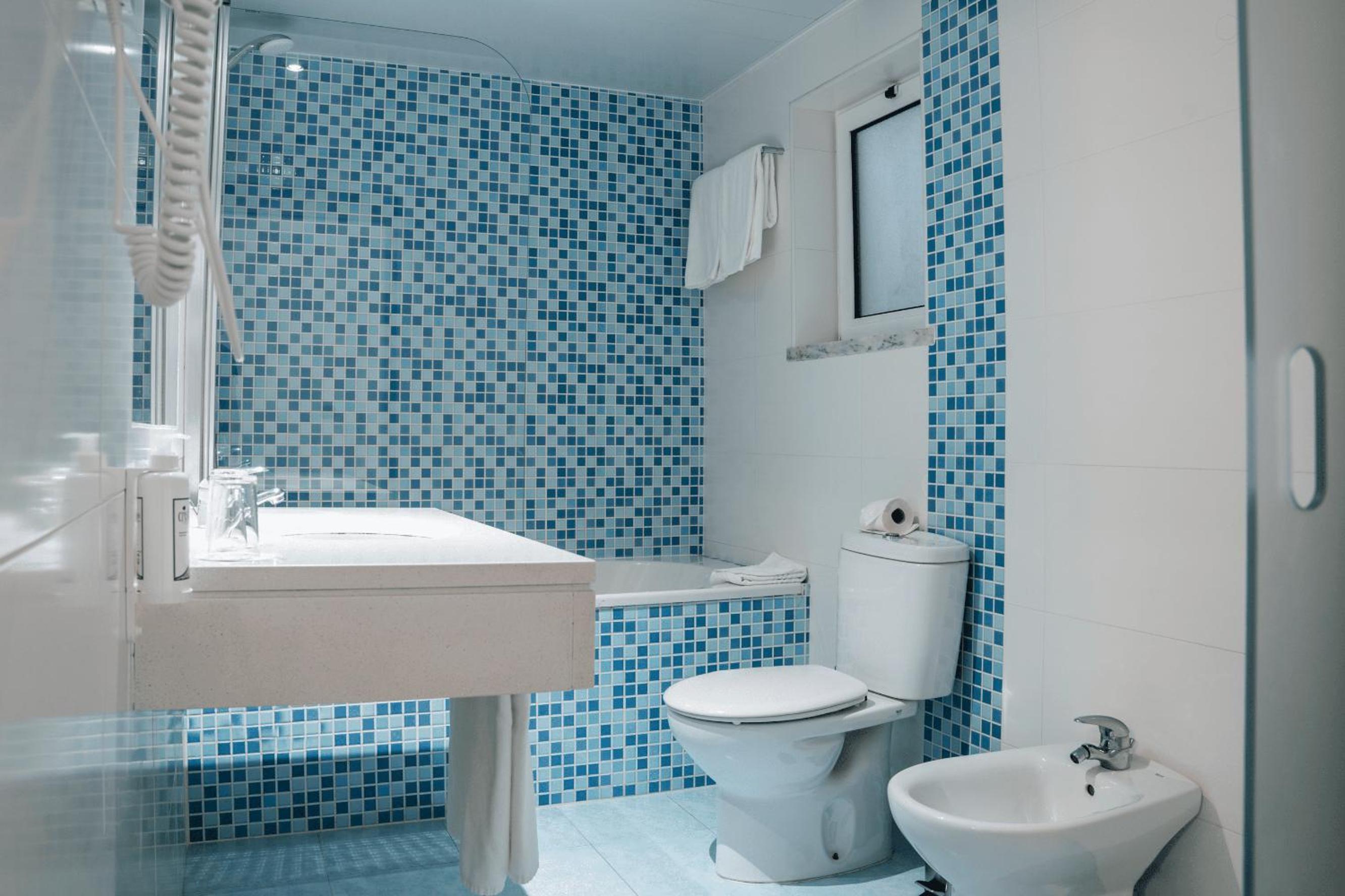 Standard Double or Twin Room photo 2