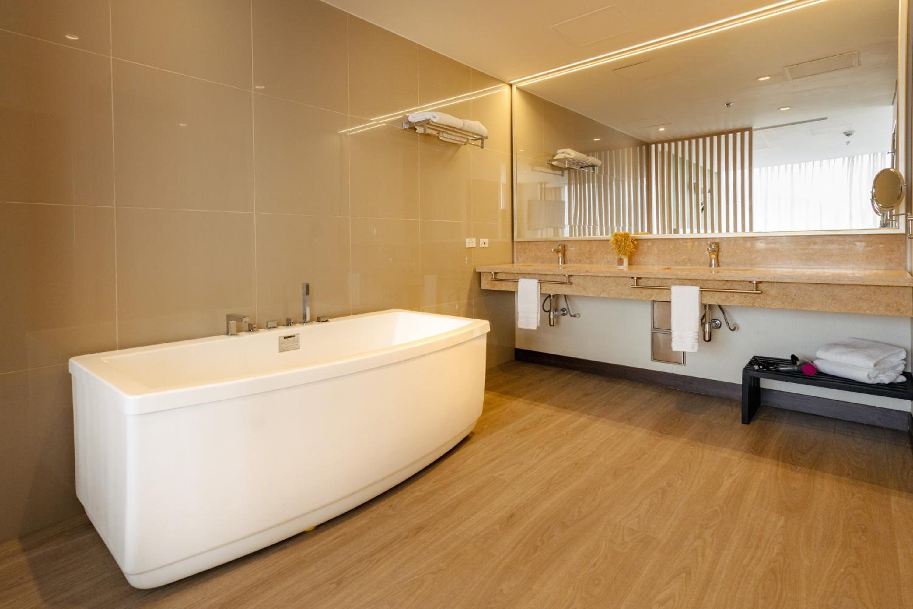 Executive Suite photo 2