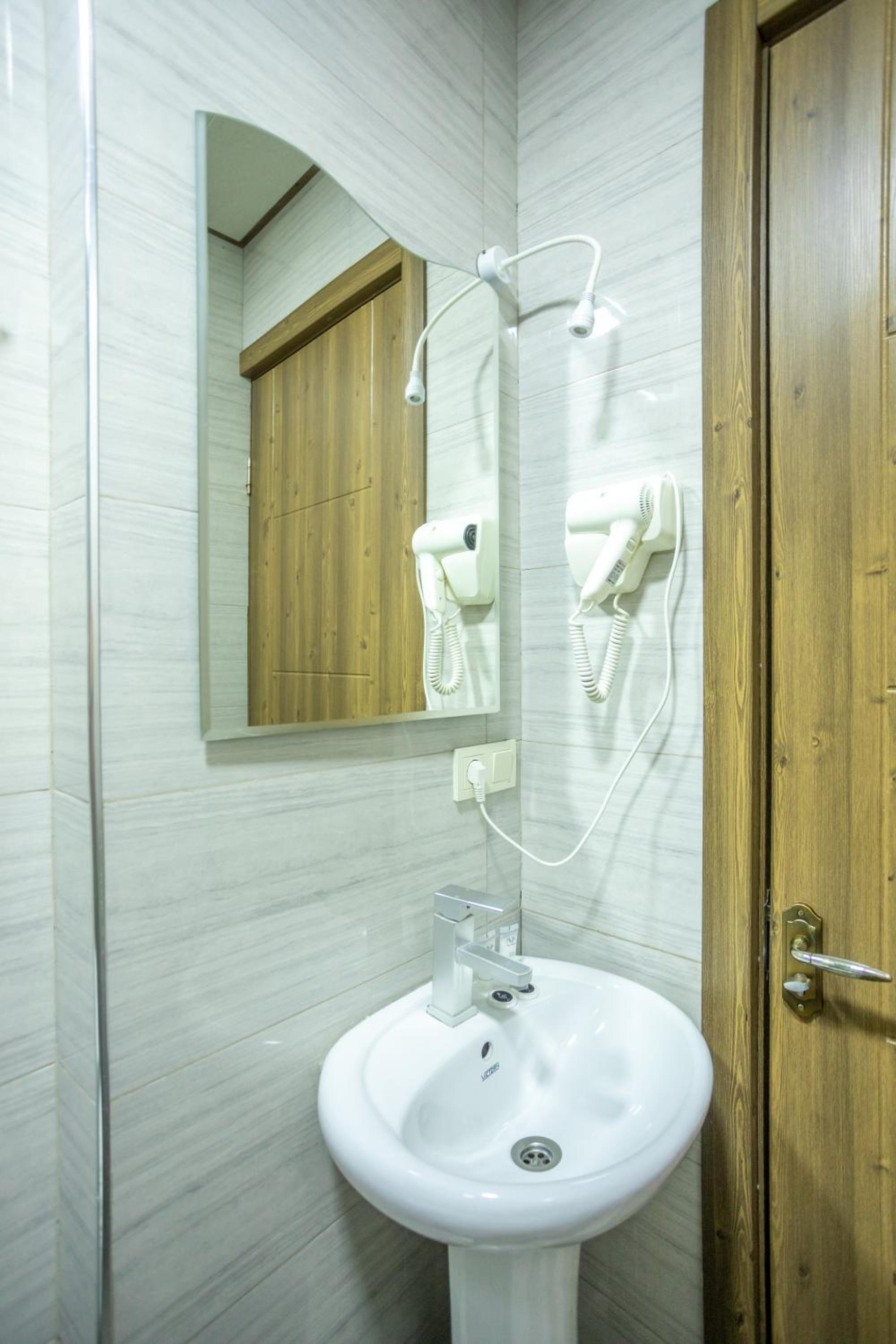 Superior Double or Twin Room with City View photo 3