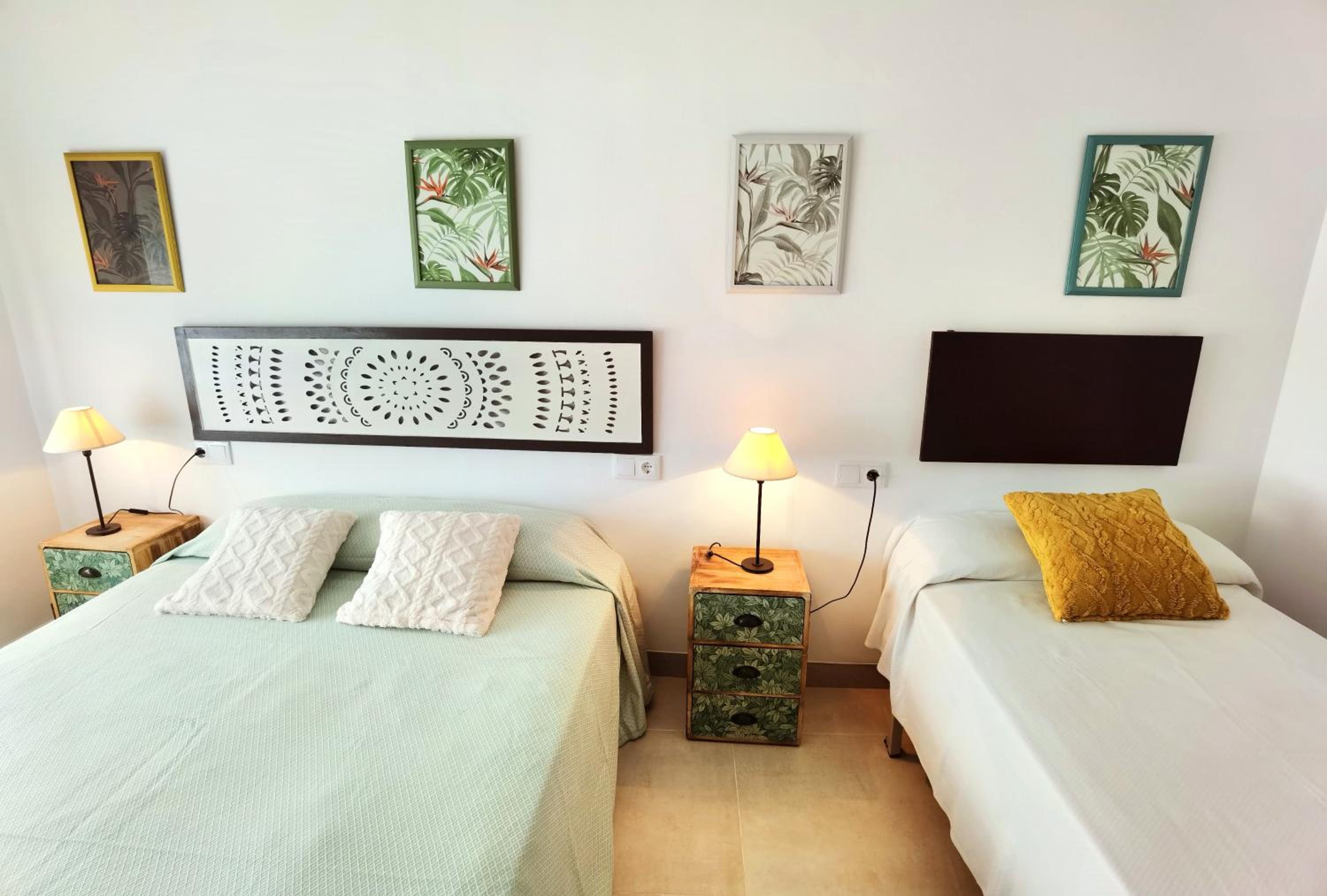 Triple Room with City View - Photo 2