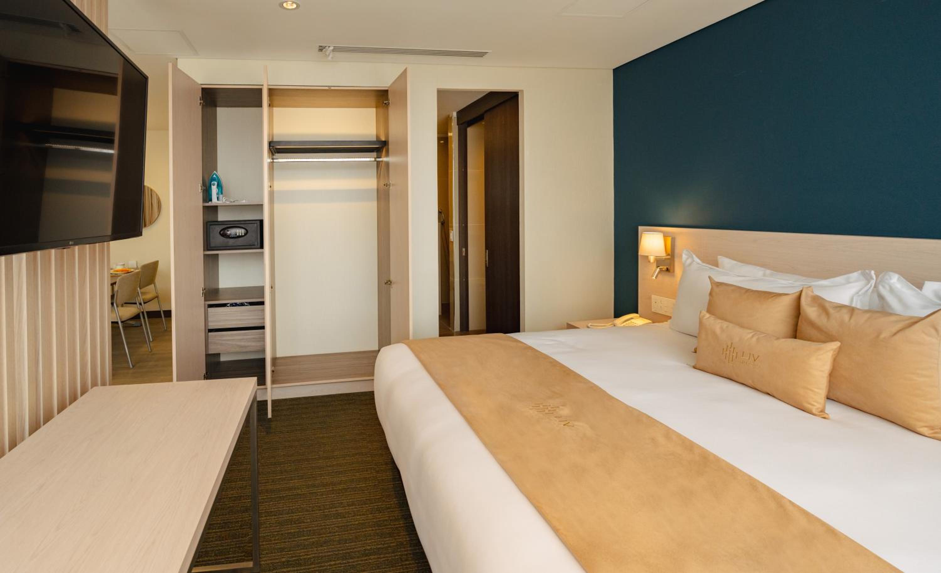 Superior King Room photo 2