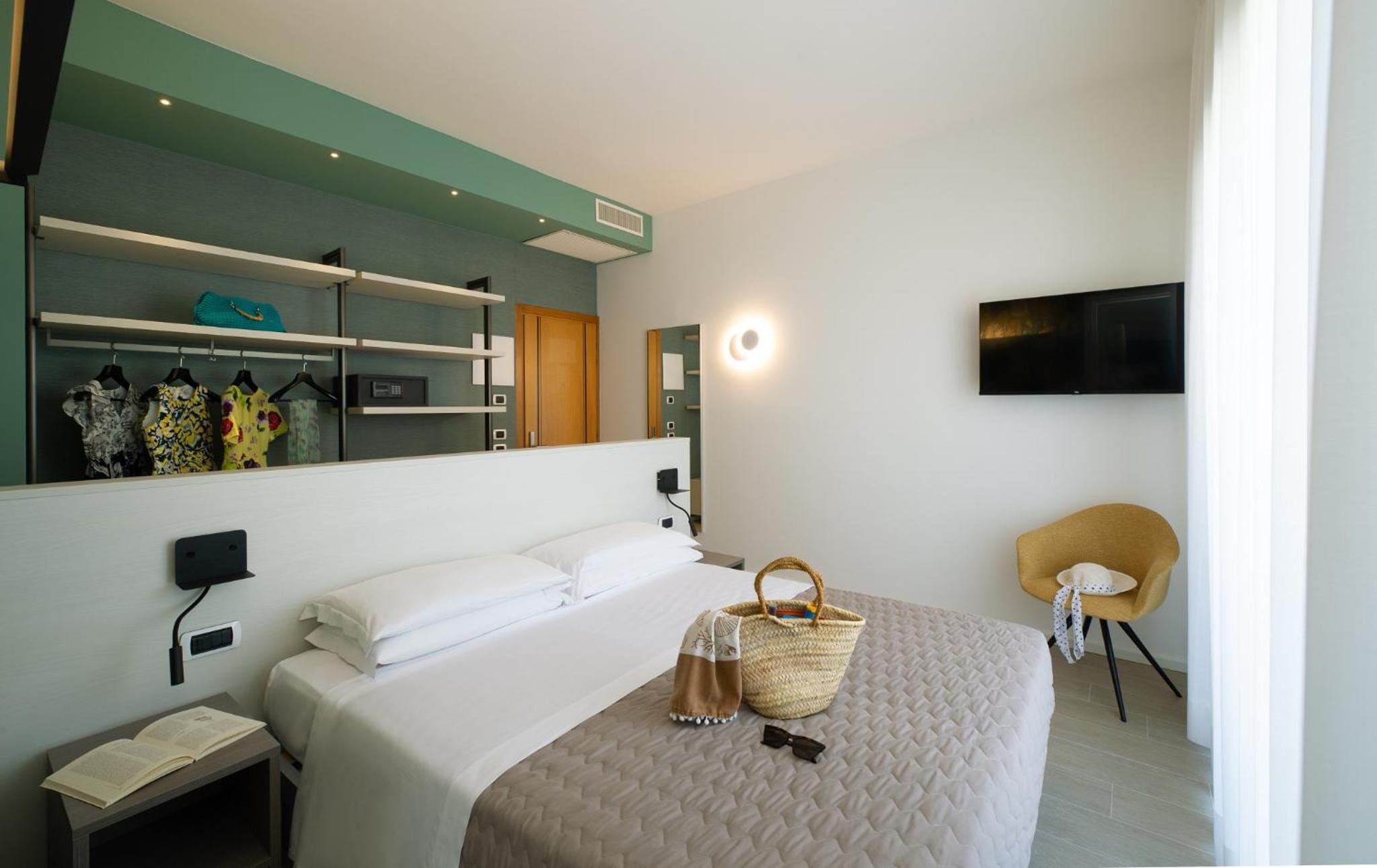 Deluxe Double or Twin Room with Balcony