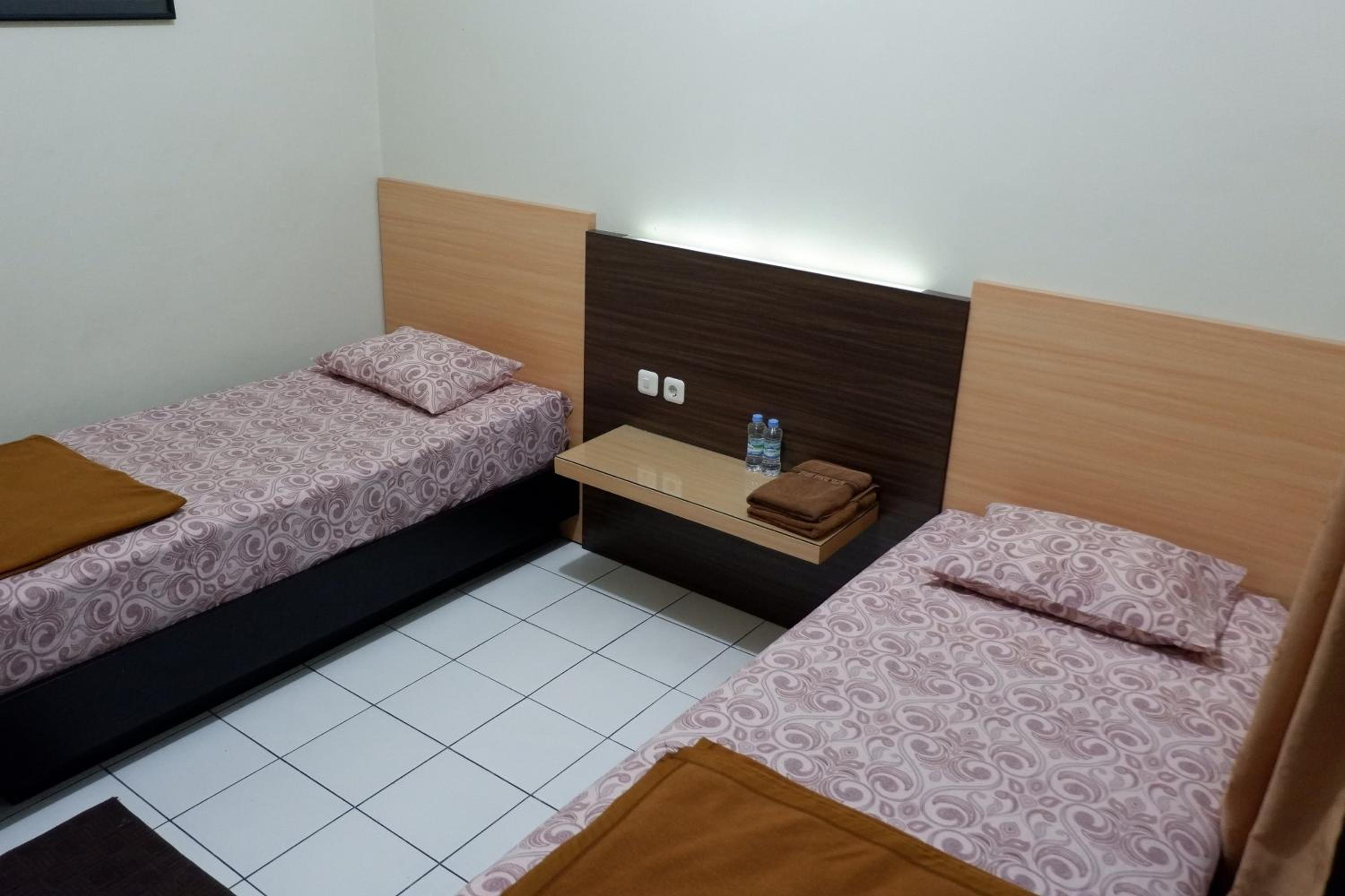Deluxe Twin Room - Photo 11