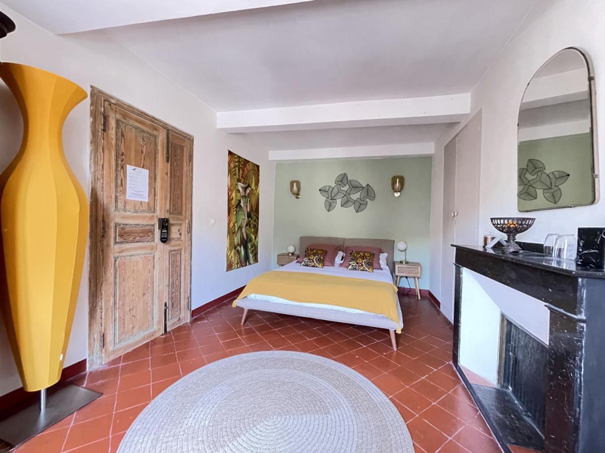 Triple Room with Private Bathroom - Photo 2