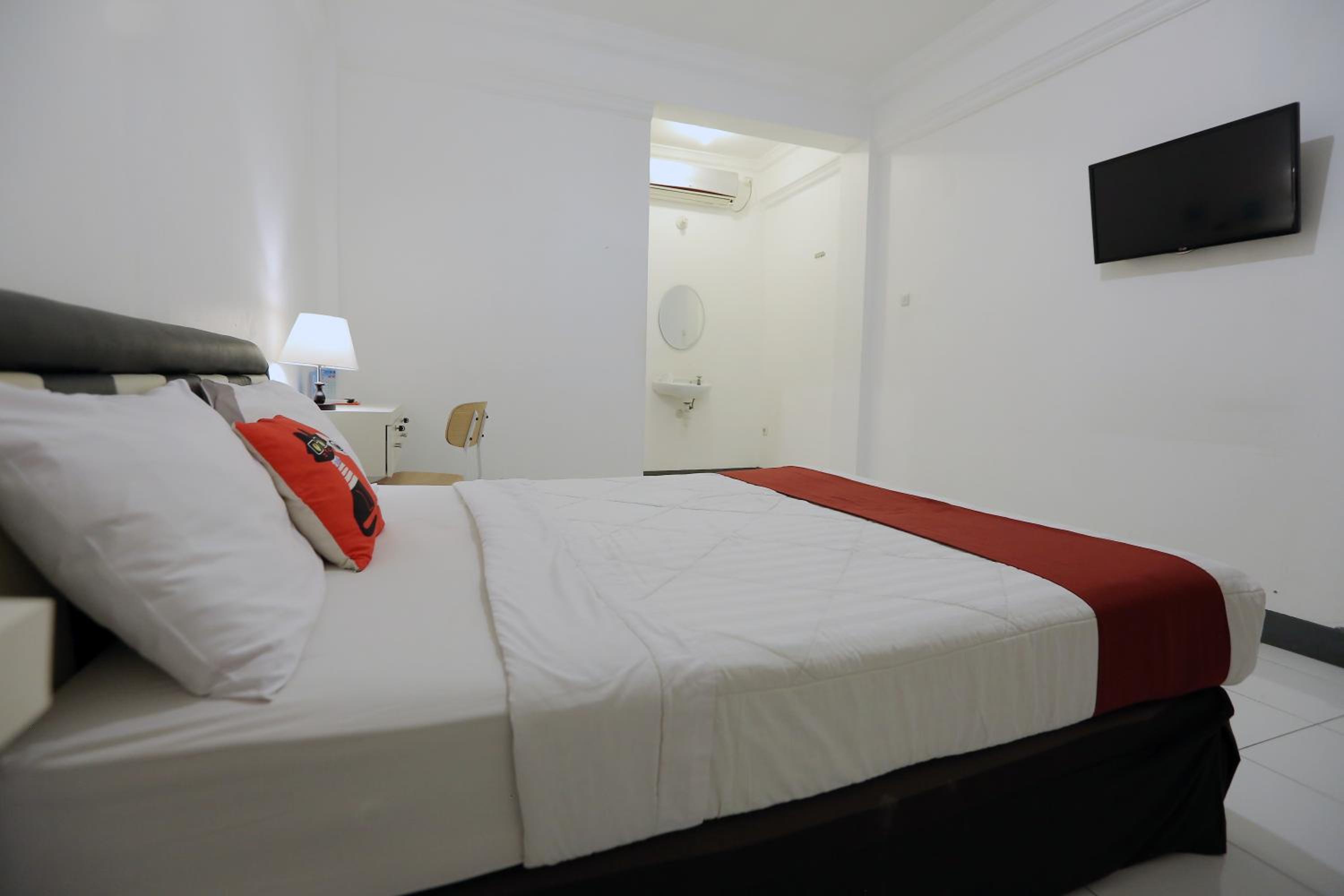 Budget Double Room photo 3
