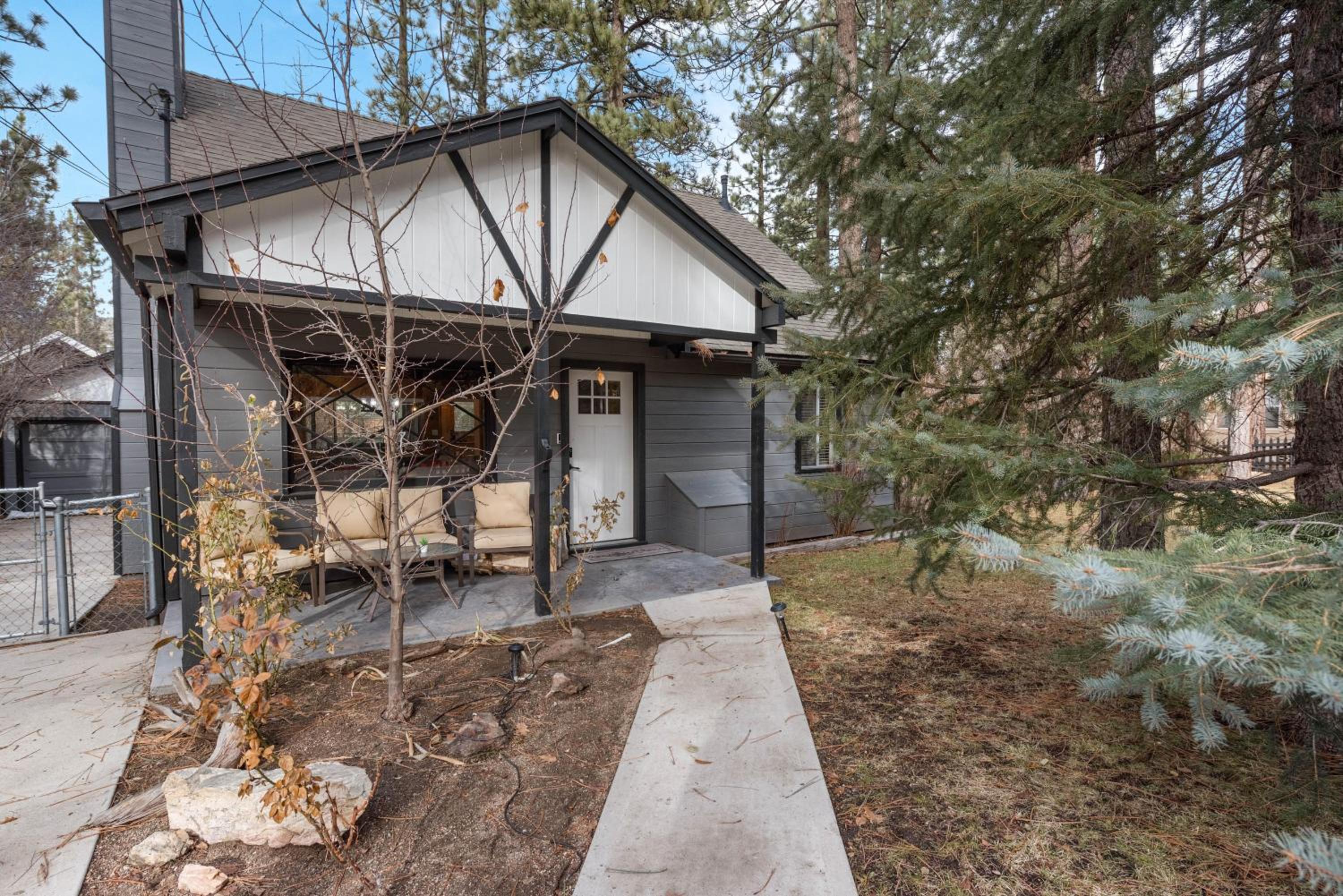 Three-Bedroom Vacation Home  photo 2