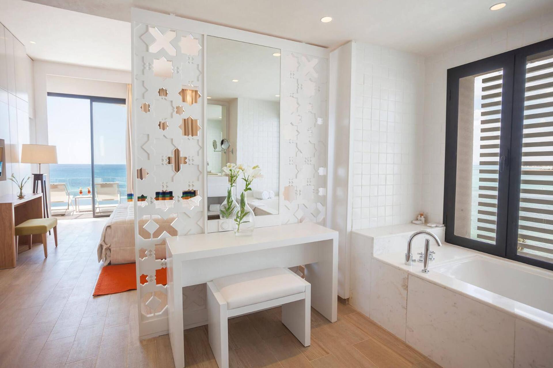 Suite Legend  with Private Pool Third Floor - Photo 8