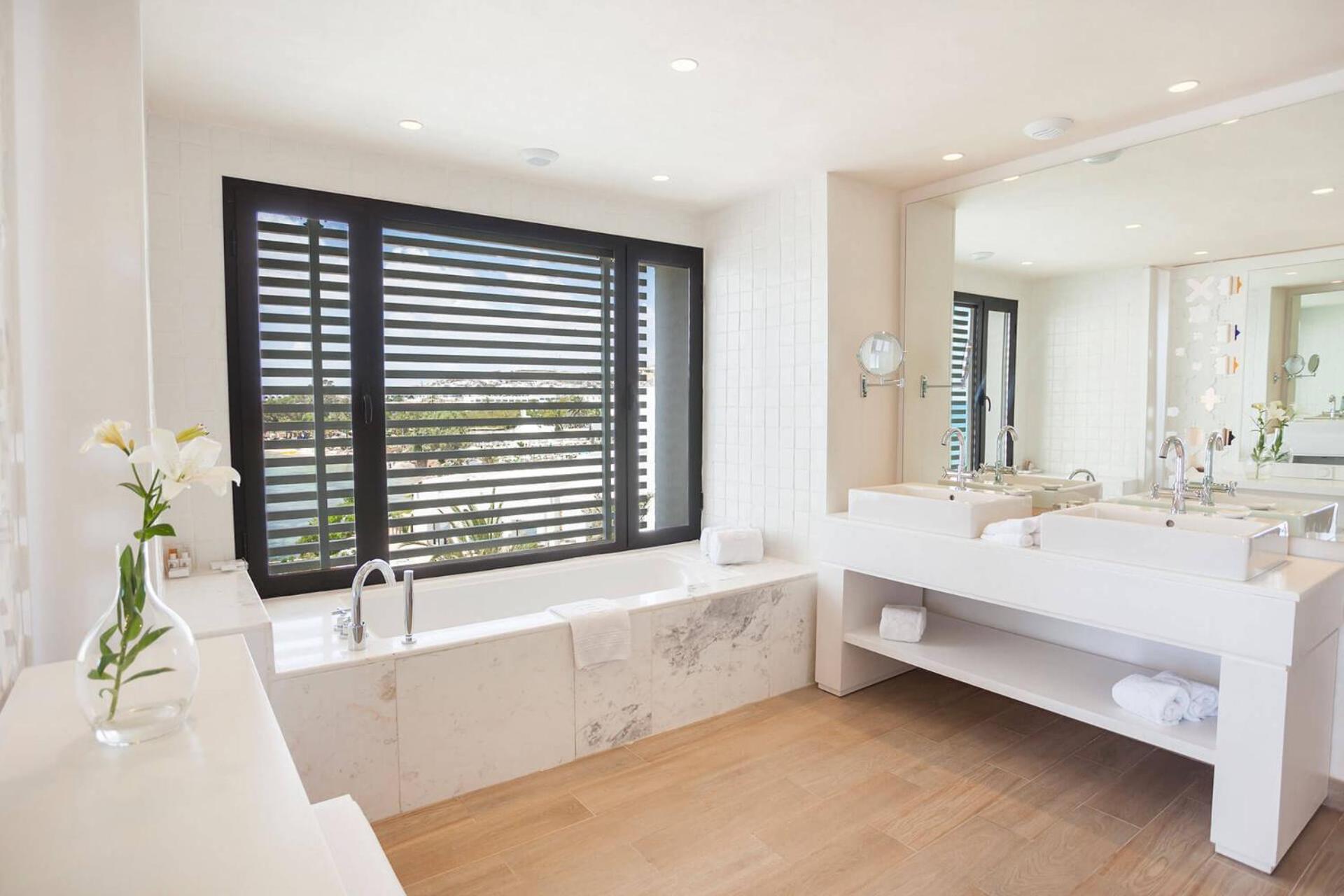 Suite Legend  with Private Pool Third Floor - Photo 4