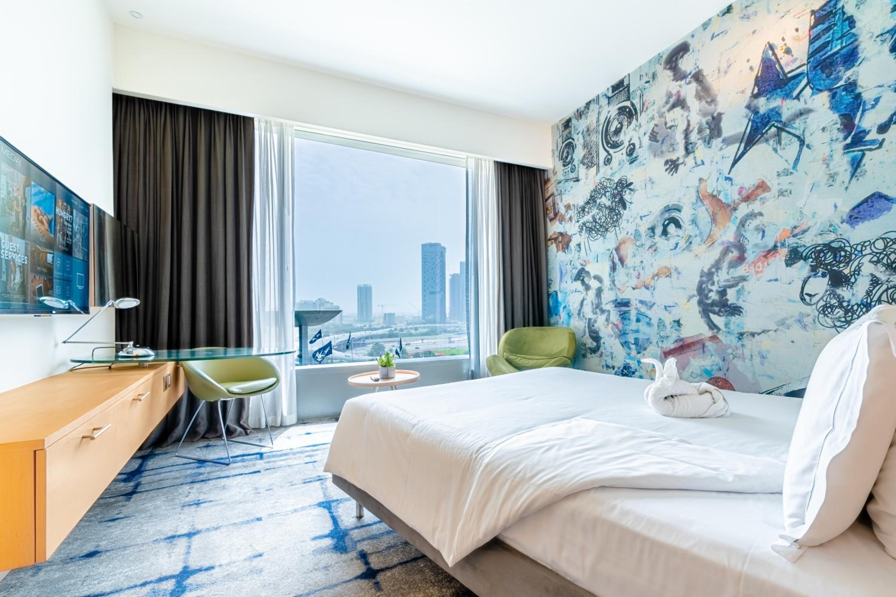 Standard Hip City Room photo 1