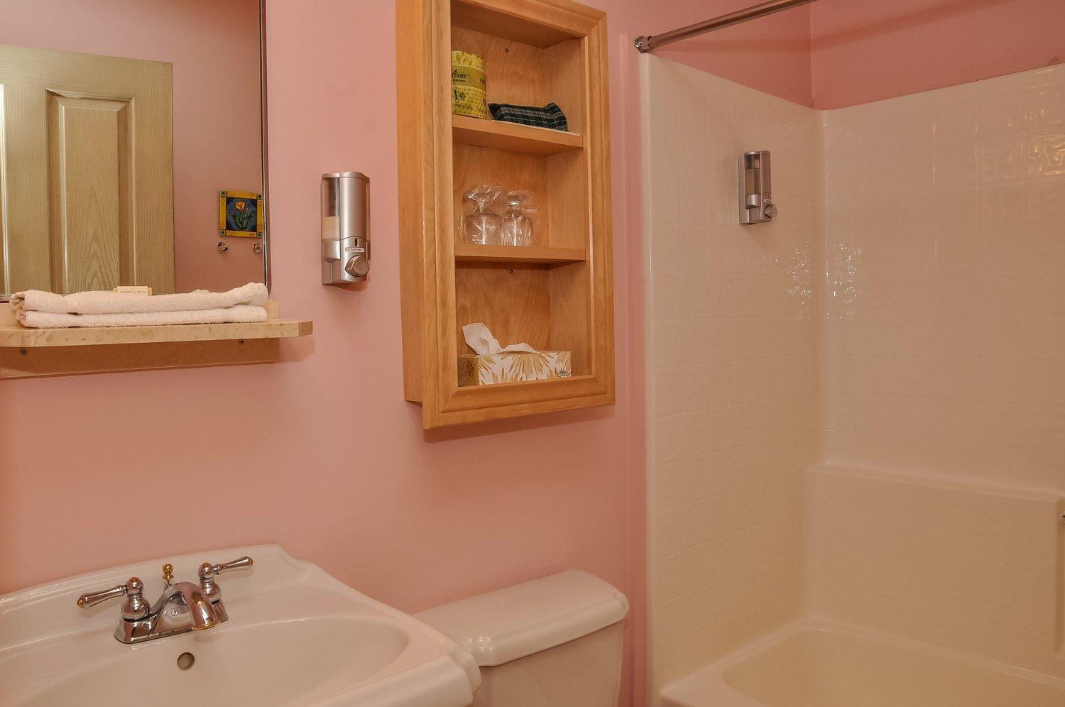 Queen Room photo 3