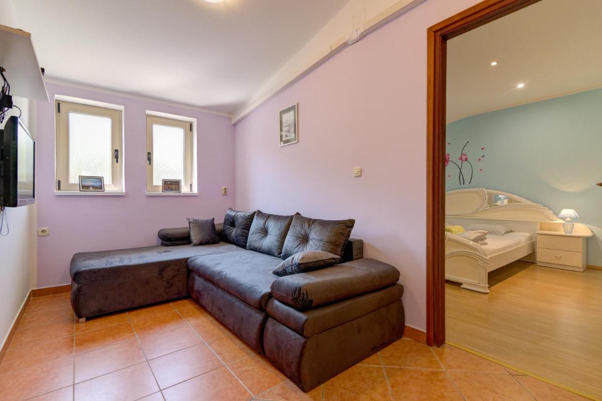 Two-Bedroom Apartment with Sea View photo 3