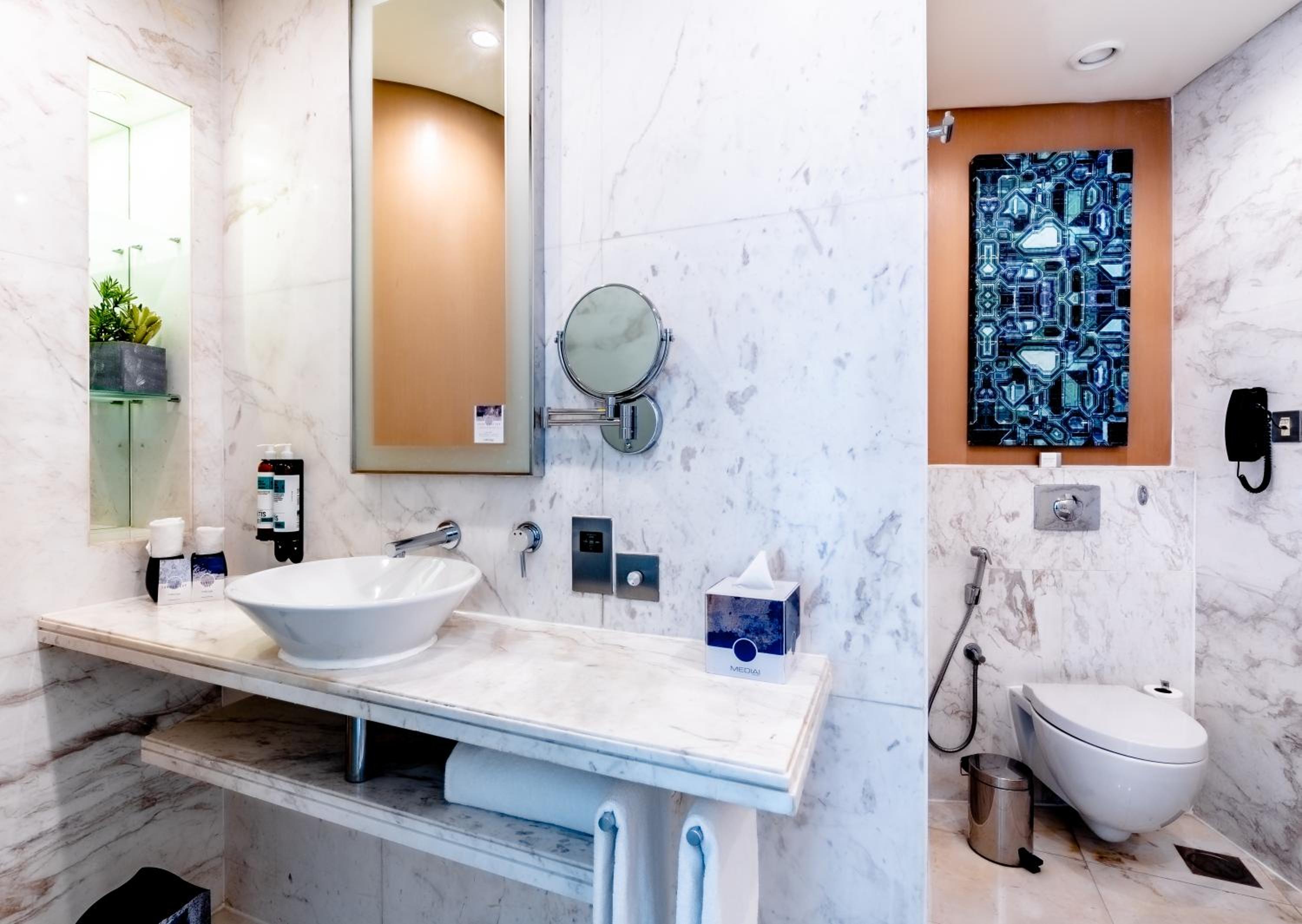 Premium Cool Room - King photo 2