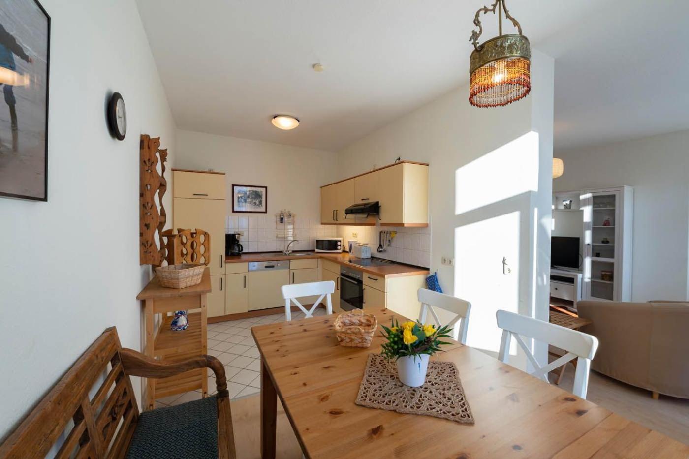 Two-Bedroom Apartment with Balcony photo 2