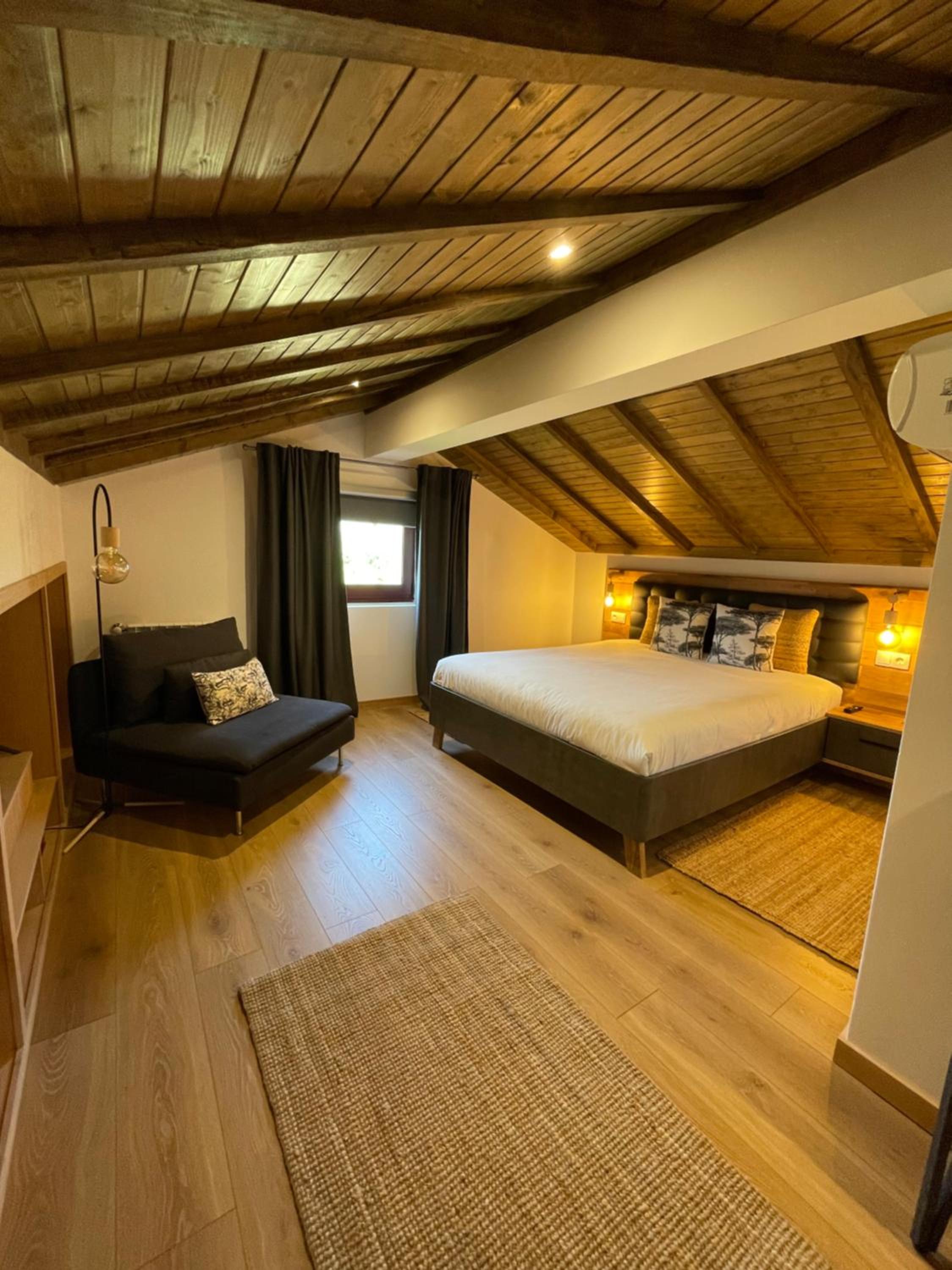 Queen Room with Pool View