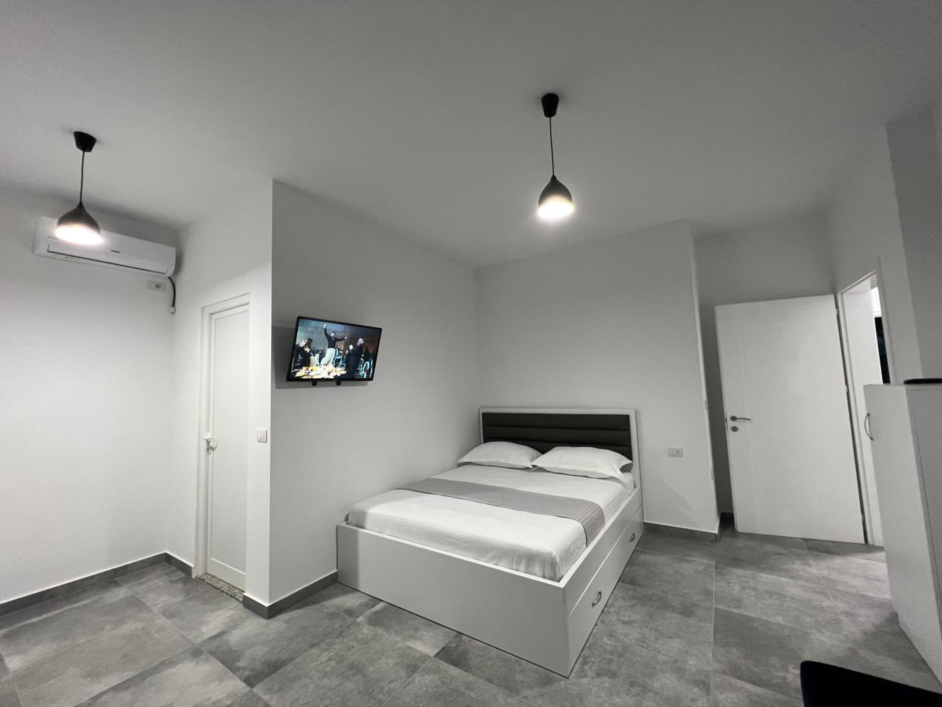 Studio Apartment photo 1